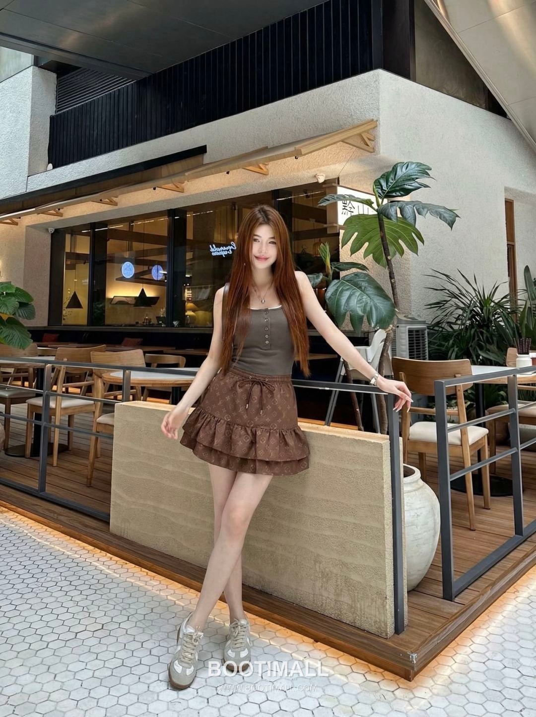 Prada 2026 S/S Polyester Skirt Structured Cut Logo Detail 프라다 폴리에스터 스커트 구조적 컷 로고 디테일 1