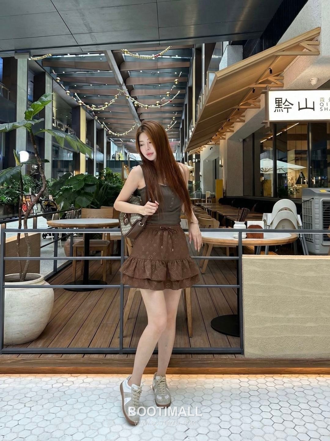 Prada 2026 S/S Polyester Skirt Structured Cut Logo Detail 프라다 폴리에스터 스커트 구조적 컷 로고 디테일 3