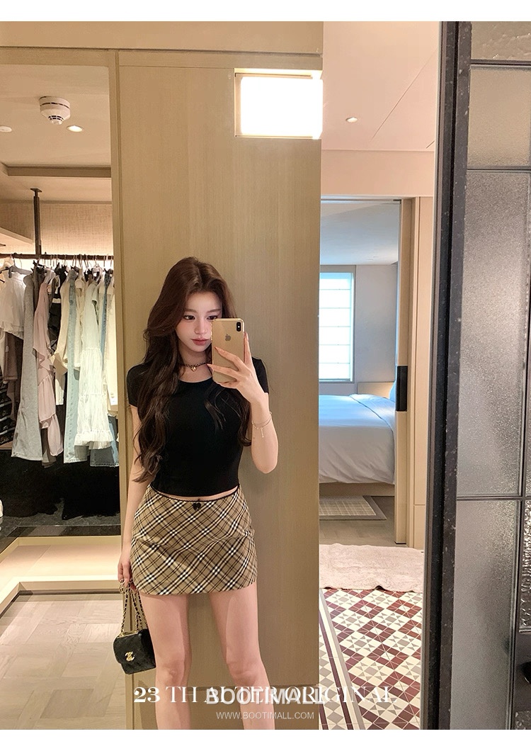 Burberry 2026 S/S Cotton Polyester Set Cropped T-Shirt Check Skirt Lace Detail 버버리 코튼 폴리에스터 세트 크롭 티셔츠 체크 스커트 레이스 디테일 2