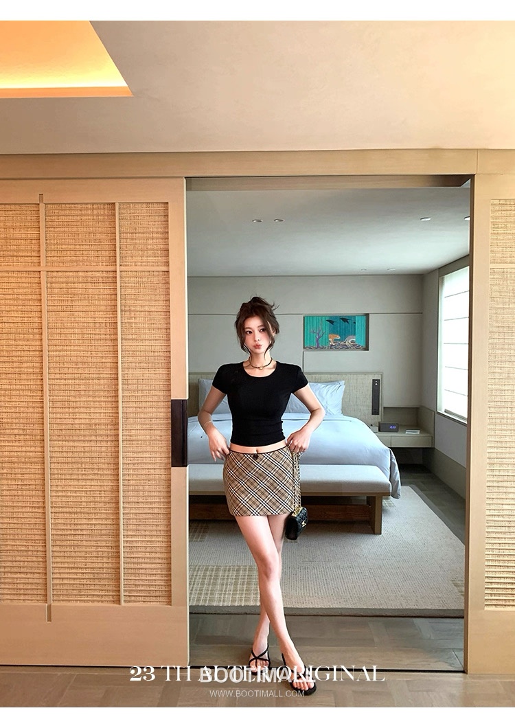 Burberry 2026 S/S Cotton Polyester Set Cropped T-Shirt Check Skirt Lace Detail 버버리 코튼 폴리에스터 세트 크롭 티셔츠 체크 스커트 레이스 디테일 3