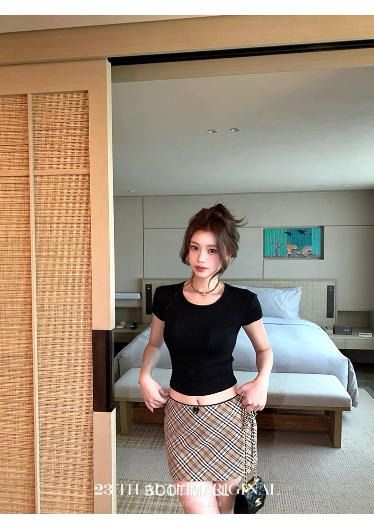 Burberry 2026 S/S Cotton Polyester Set Cropped T-Shirt Check Skirt Lace Detail 버버리 코튼 폴리에스터 세트 크롭 티셔츠 체크 스커트 레이스 디테일 4