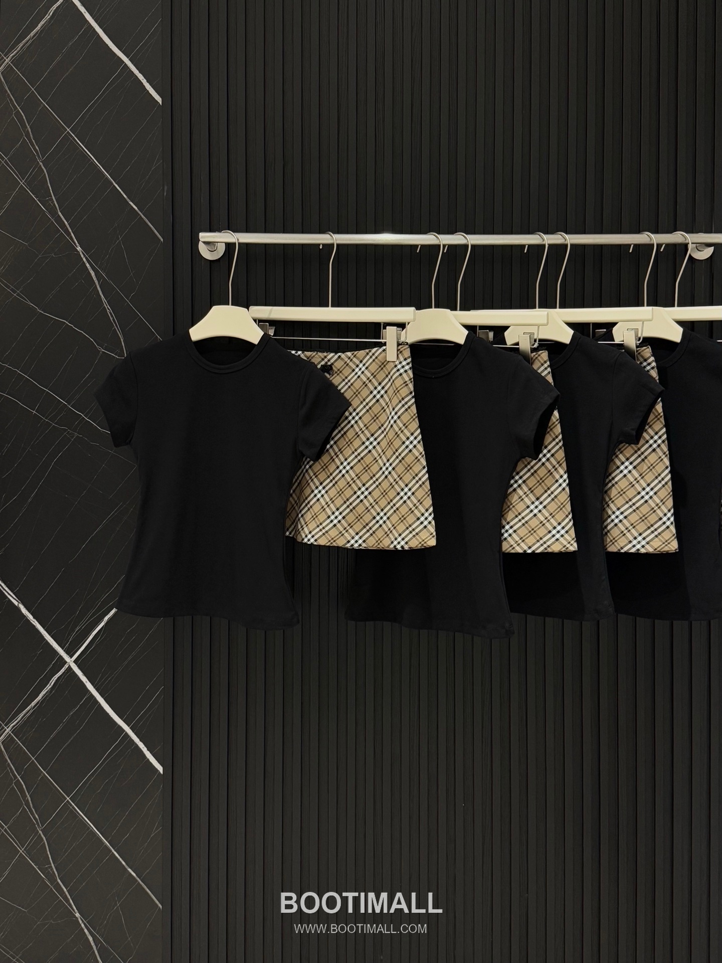 Burberry 2026 S/S Cotton Polyester Set Cropped T-Shirt Check Skirt Lace Detail 버버리 코튼 폴리에스터 세트 크롭 티셔츠 체크 스커트 레이스 디테일 20