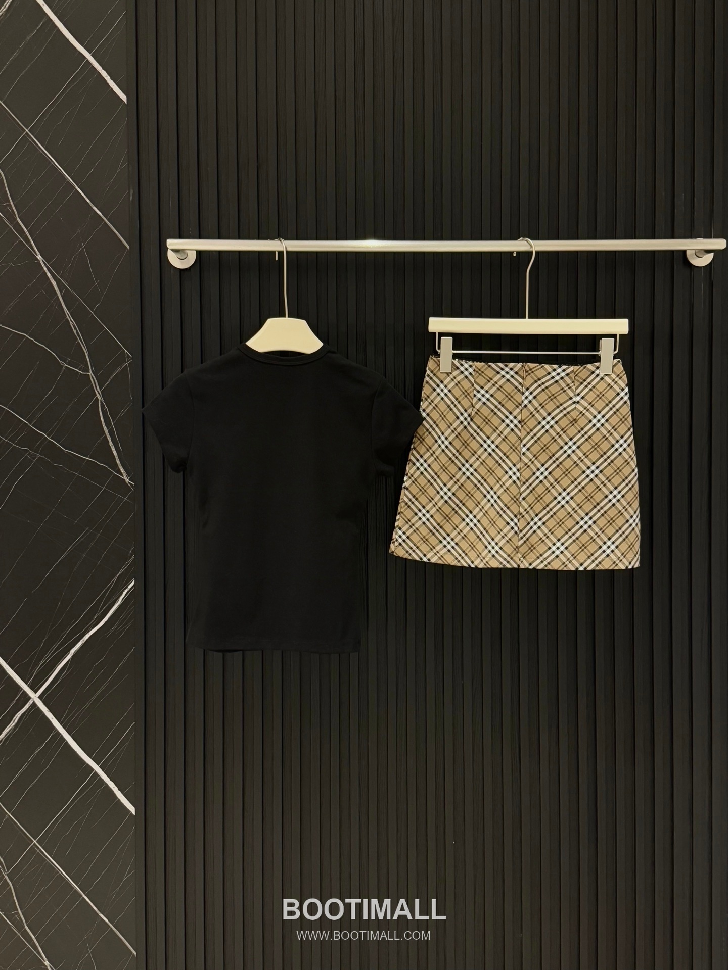 Burberry 2026 S/S Cotton Polyester Set Cropped T-Shirt Check Skirt Lace Detail 버버리 코튼 폴리에스터 세트 크롭 티셔츠 체크 스커트 레이스 디테일 23