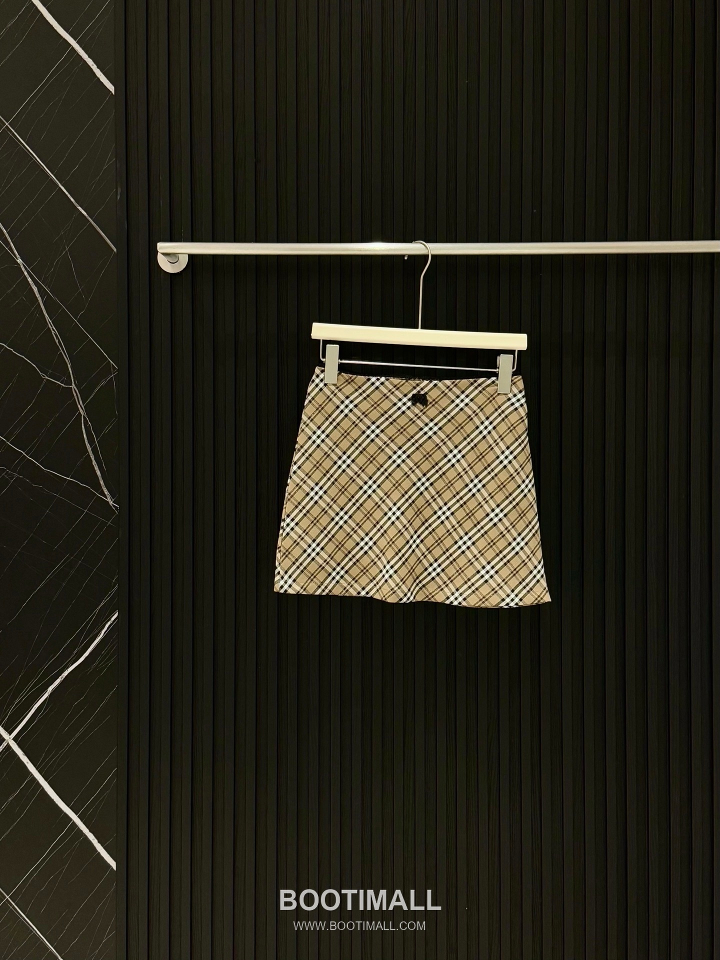 Burberry 2026 S/S Cotton Polyester Set Cropped T-Shirt Check Skirt Lace Detail 버버리 코튼 폴리에스터 세트 크롭 티셔츠 체크 스커트 레이스 디테일 24