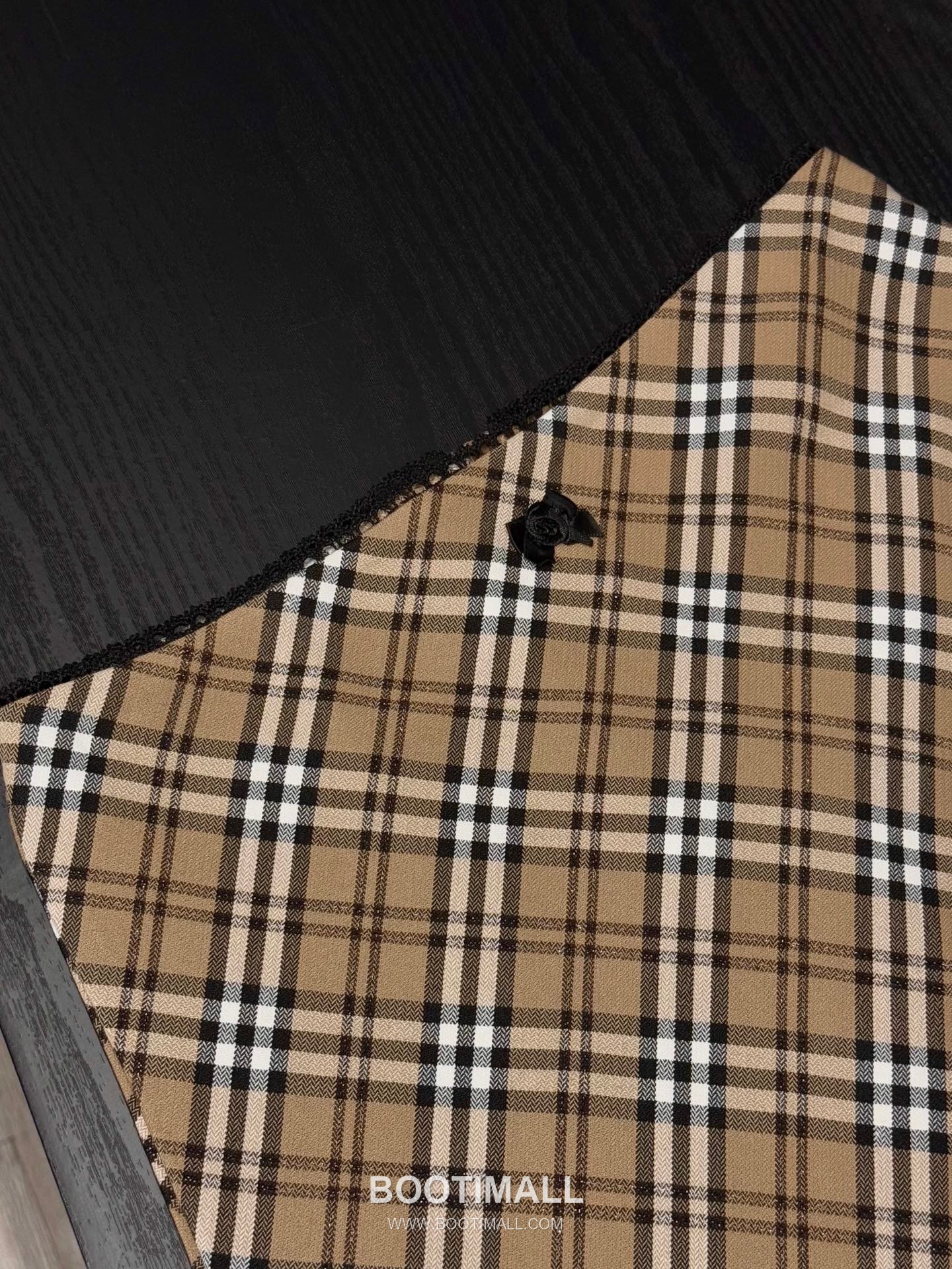 Burberry 2026 S/S Cotton Polyester Set Cropped T-Shirt Check Skirt Lace Detail 버버리 코튼 폴리에스터 세트 크롭 티셔츠 체크 스커트 레이스 디테일 28