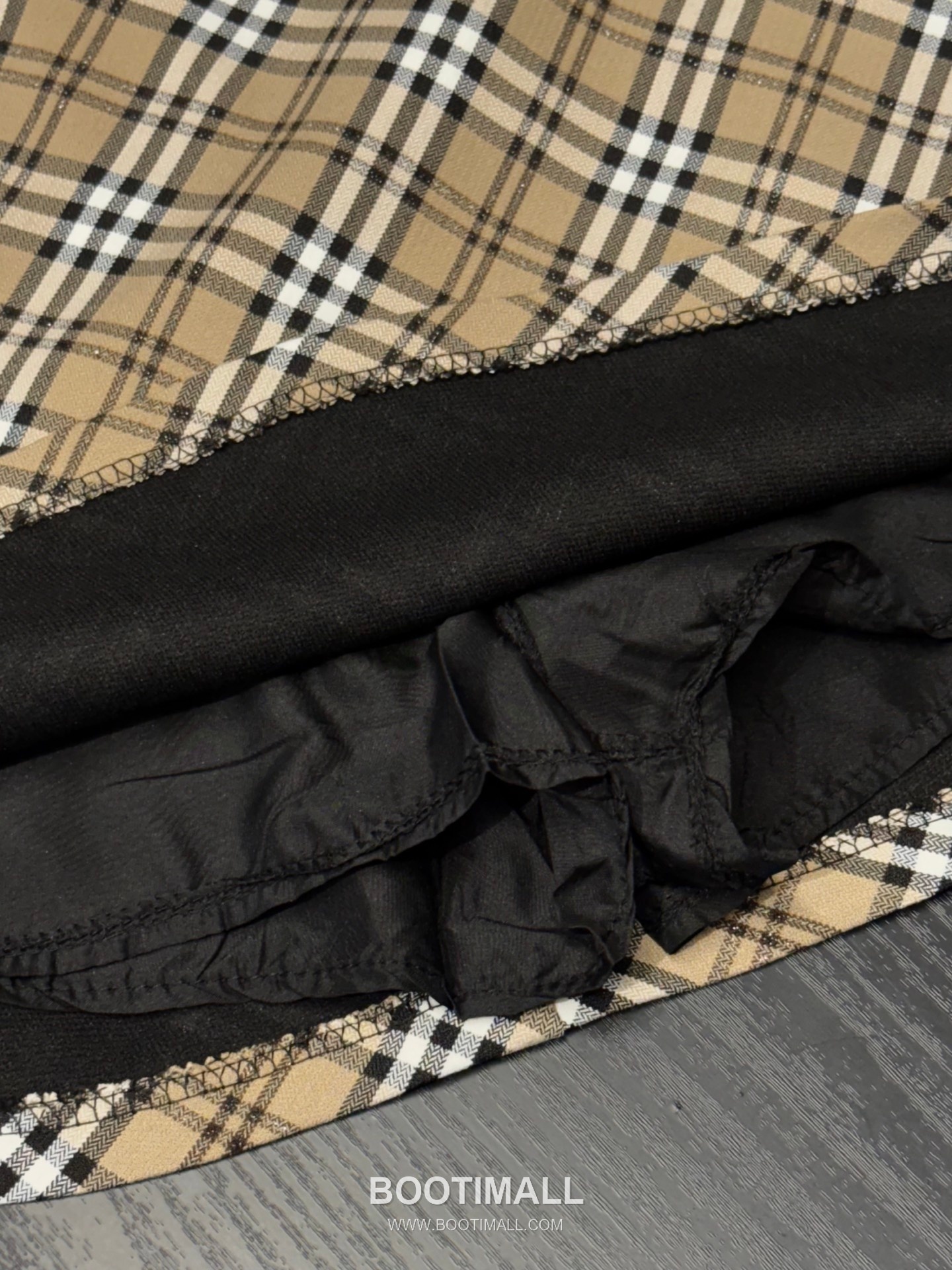 Burberry 2026 S/S Cotton Polyester Set Cropped T-Shirt Check Skirt Lace Detail 버버리 코튼 폴리에스터 세트 크롭 티셔츠 체크 스커트 레이스 디테일 30