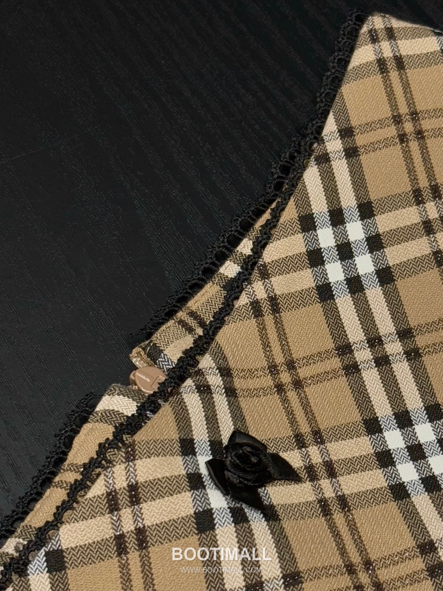 Burberry 2026 S/S Cotton Polyester Set Cropped T-Shirt Check Skirt Lace Detail 버버리 코튼 폴리에스터 세트 크롭 티셔츠 체크 스커트 레이스 디테일 31