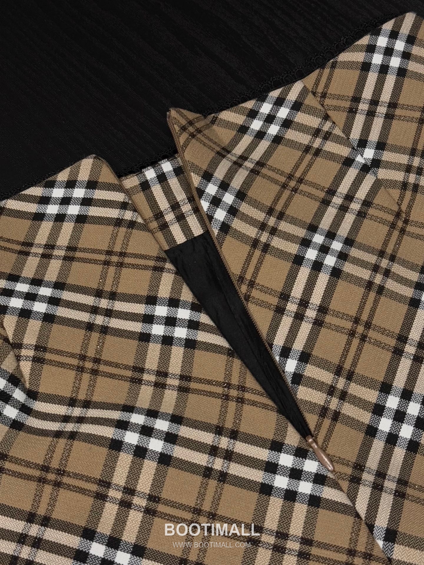 Burberry 2026 S/S Cotton Polyester Set Cropped T-Shirt Check Skirt Lace Detail 버버리 코튼 폴리에스터 세트 크롭 티셔츠 체크 스커트 레이스 디테일 32