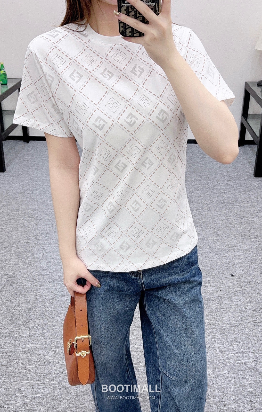 Fendi 2025 S/S Cotton T-Shirt Allover FF Diamond Print Logo Detail 펜디 코튼 티셔츠 올오버 FF 다이아몬드 프린트 로고 디테일 3