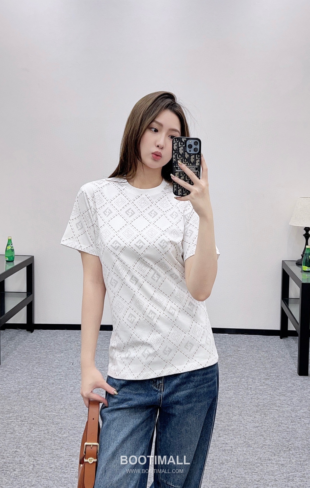 Fendi 2025 S/S Cotton T-Shirt Allover FF Diamond Print Logo Detail 펜디 코튼 티셔츠 올오버 FF 다이아몬드 프린트 로고 디테일 4
