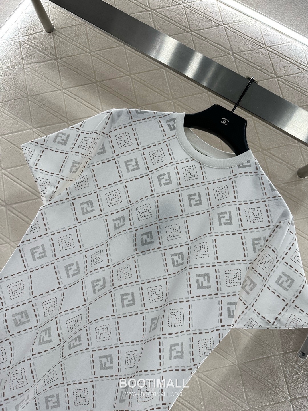 Fendi 2025 S/S Cotton T-Shirt Allover FF Diamond Print Logo Detail 펜디 코튼 티셔츠 올오버 FF 다이아몬드 프린트 로고 디테일 8