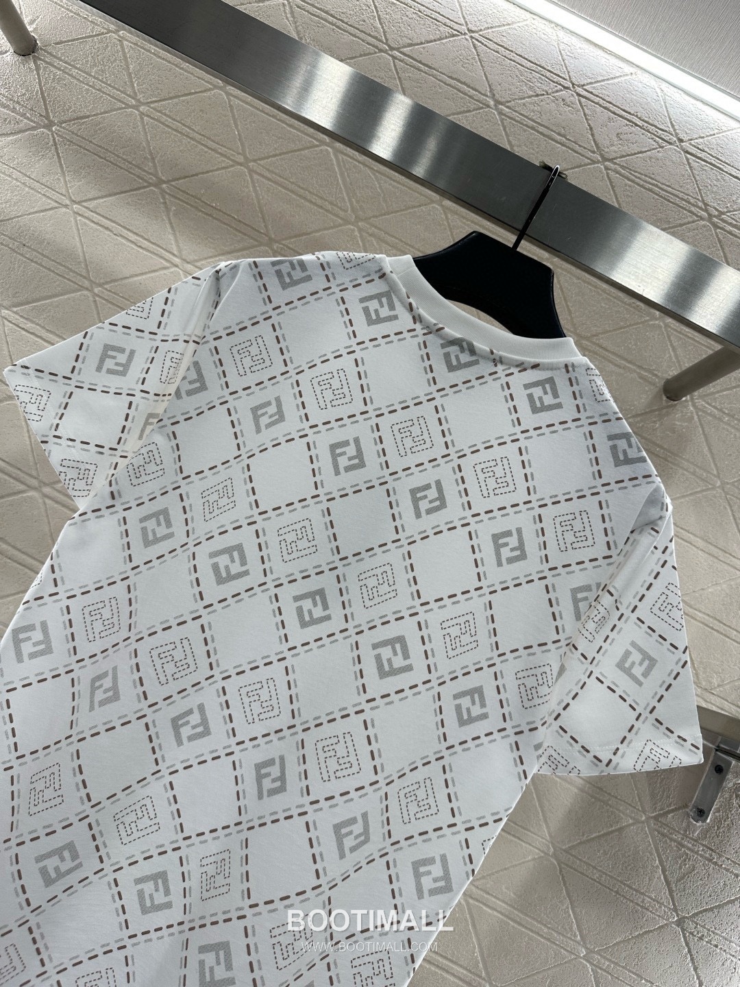 Fendi 2025 S/S Cotton T-Shirt Allover FF Diamond Print Logo Detail 펜디 코튼 티셔츠 올오버 FF 다이아몬드 프린트 로고 디테일 10