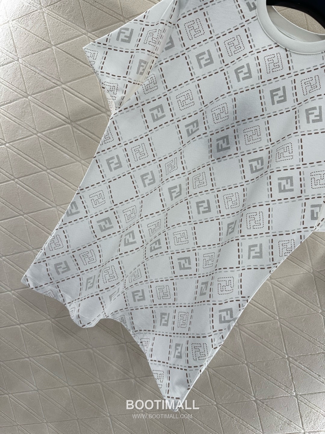 Fendi 2025 S/S Cotton T-Shirt Allover FF Diamond Print Logo Detail 펜디 코튼 티셔츠 올오버 FF 다이아몬드 프린트 로고 디테일 11