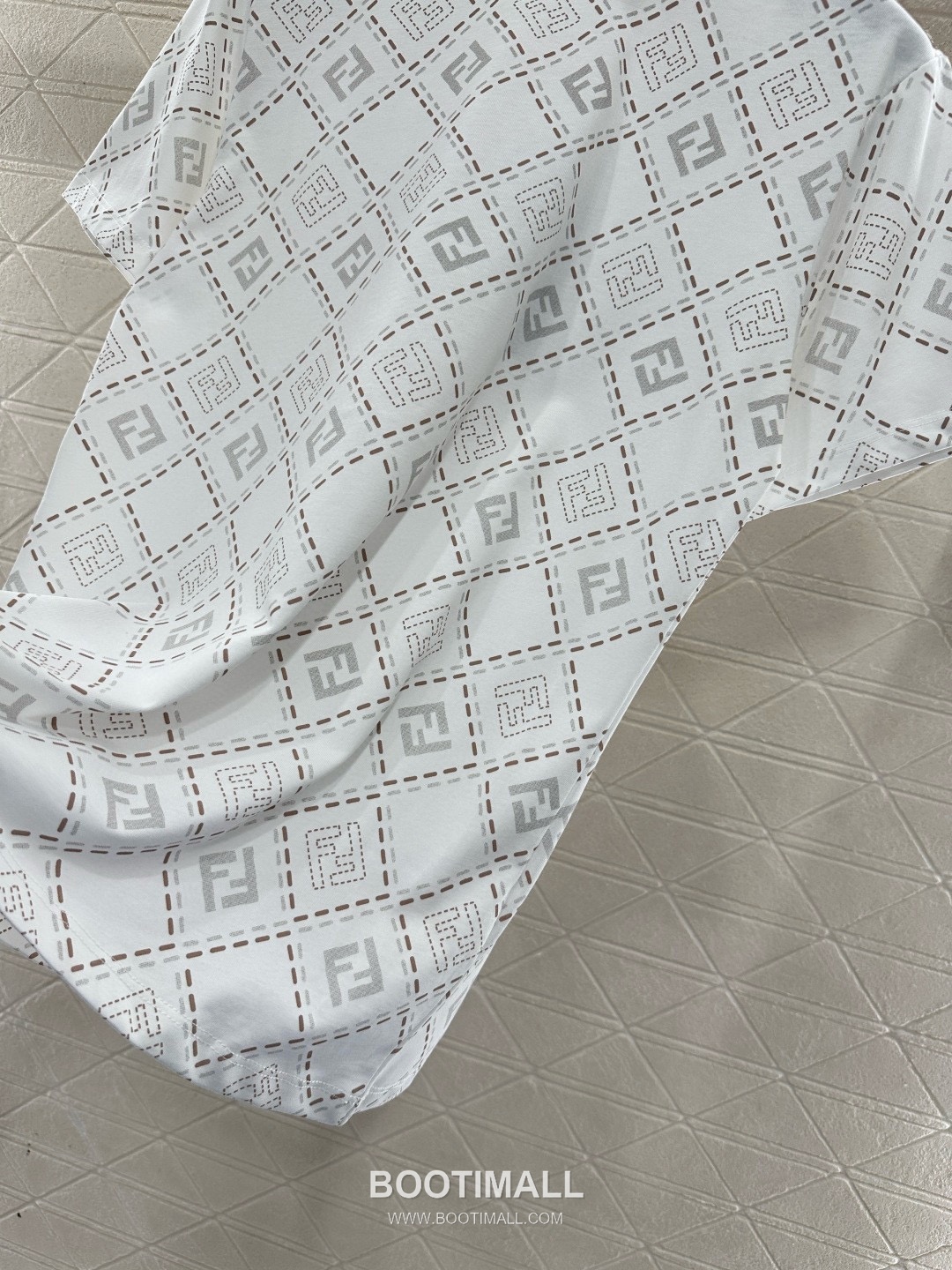 Fendi 2025 S/S Cotton T-Shirt Allover FF Diamond Print Logo Detail 펜디 코튼 티셔츠 올오버 FF 다이아몬드 프린트 로고 디테일 15