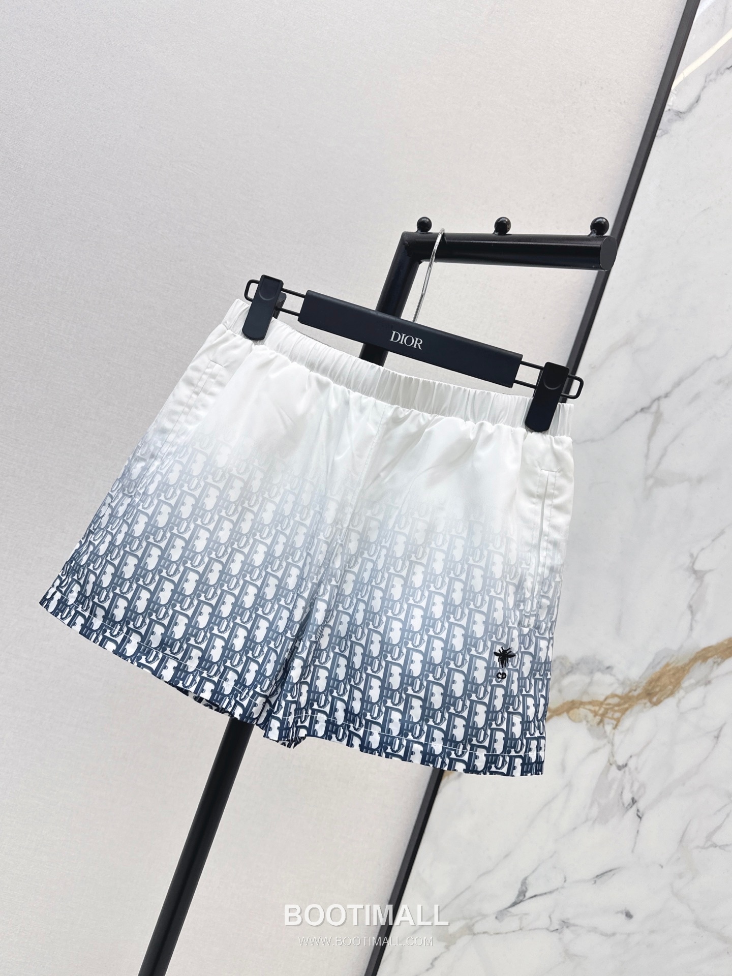 Dior 2026 S/S Polyester Shorts Gradient Logo Elastic Waist Detail 디올 폴리에스터 쇼츠 그라디언트 로고 밴딩 허리 디테일 2