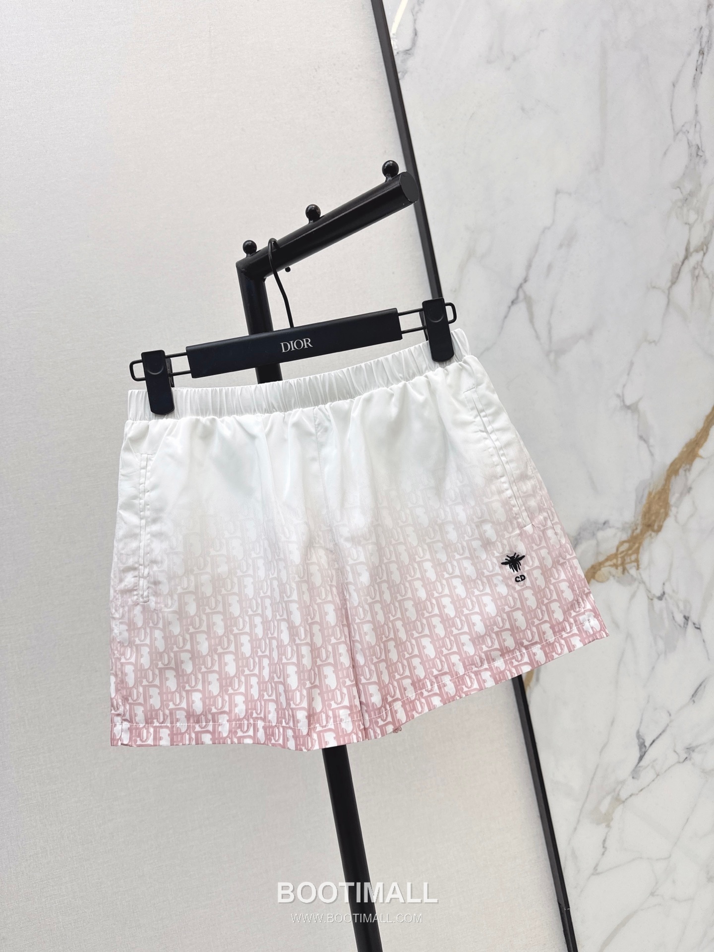Dior 2026 S/S Polyester Shorts Gradient Logo Elastic Waist Detail 디올 폴리에스터 쇼츠 그라디언트 로고 밴딩 허리 디테일 2