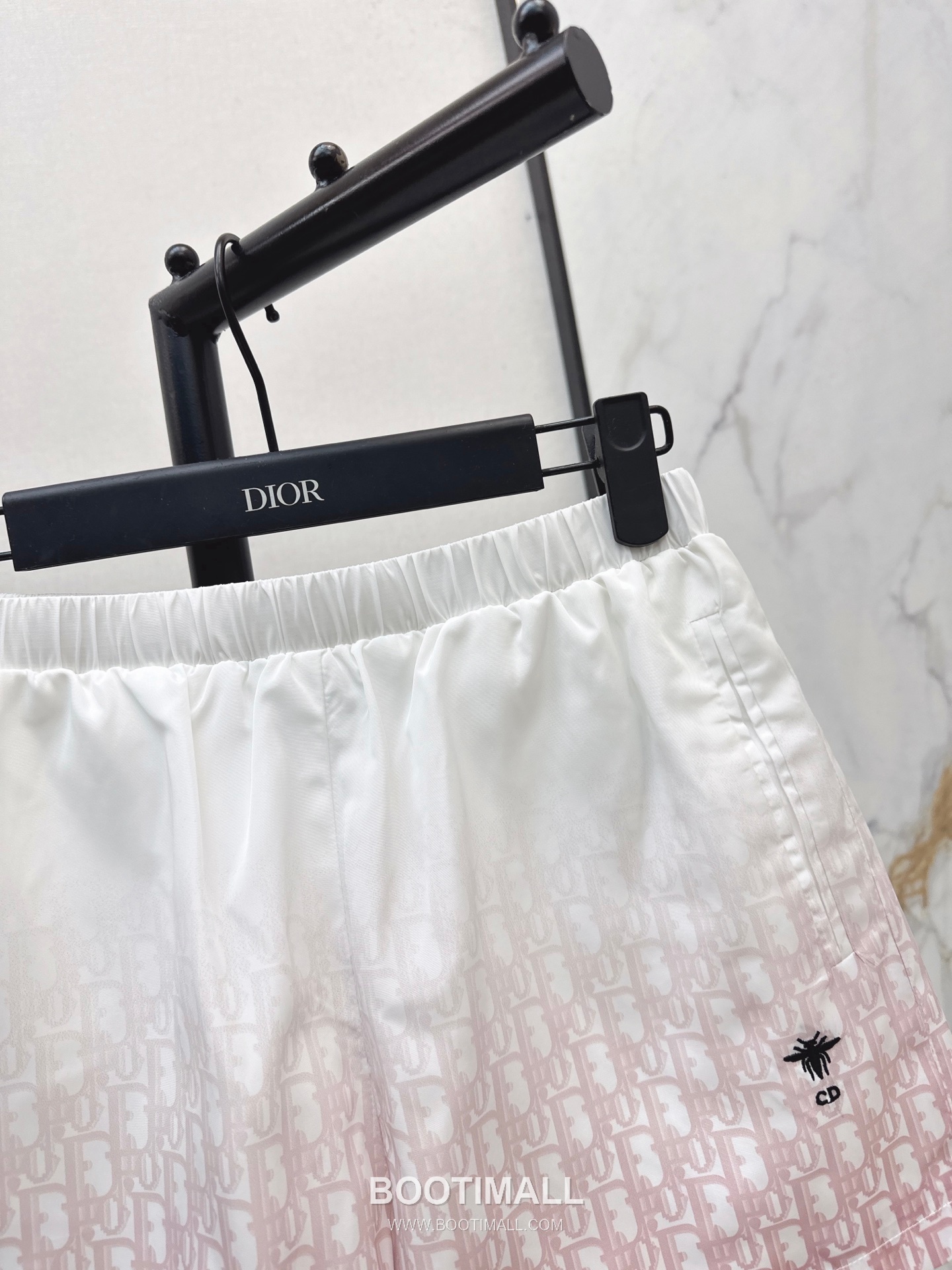 Dior 2026 S/S Polyester Shorts Gradient Logo Elastic Waist Detail 디올 폴리에스터 쇼츠 그라디언트 로고 밴딩 허리 디테일 4