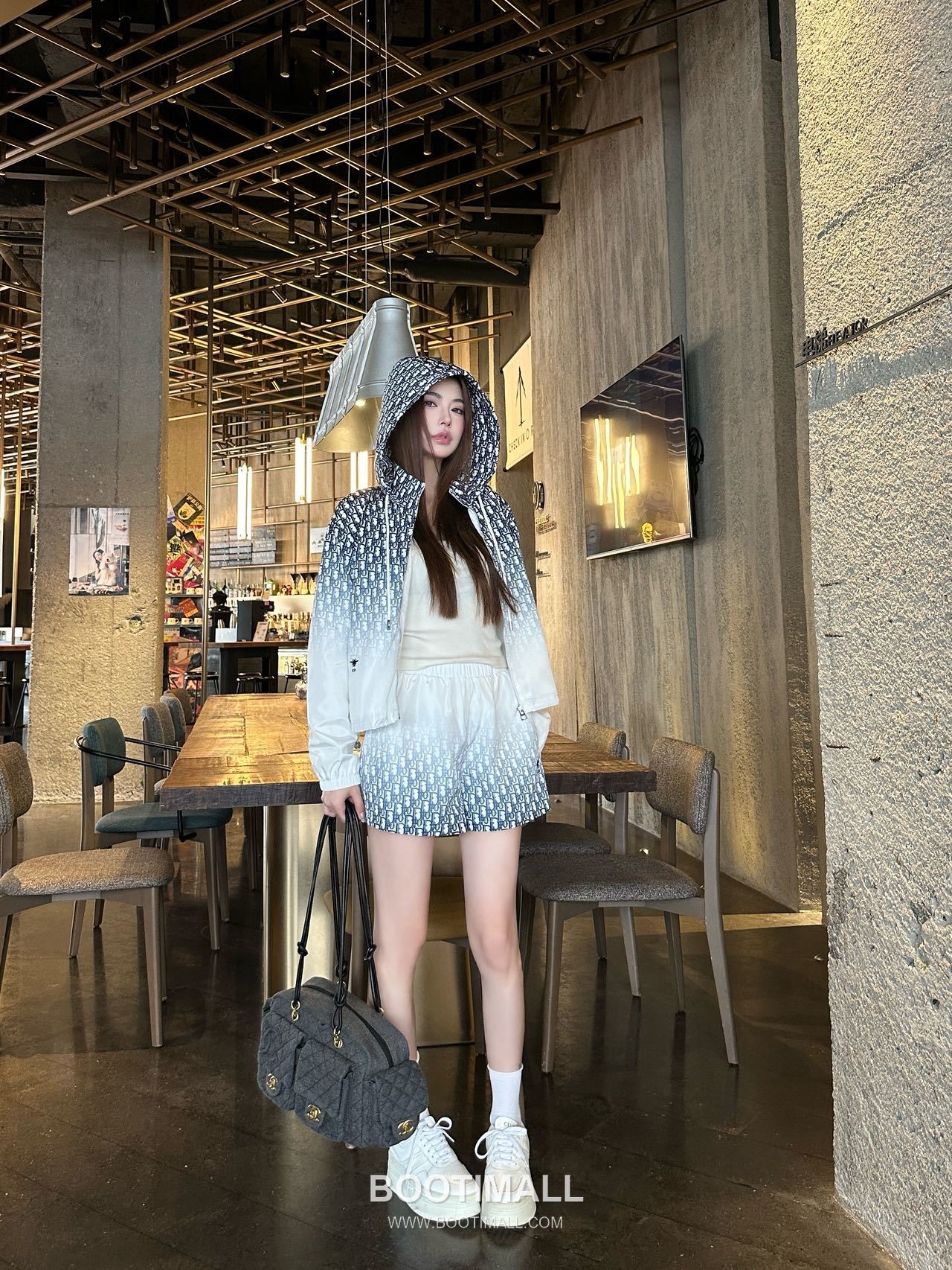 Dior 2026 S/S Polyester Jacket Hooded Gradient Logo Zip Detail 디올 폴리에스터 재킷 후드 그라디언트 로고 집 디테일 1