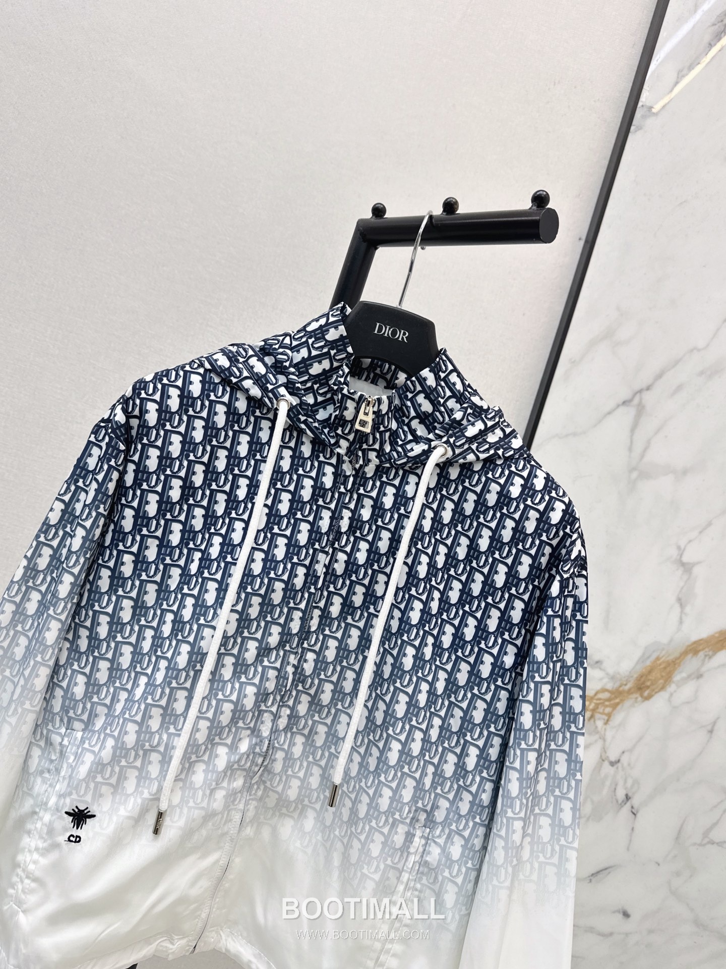 Dior 2026 S/S Polyester Jacket Hooded Gradient Logo Zip Detail 디올 폴리에스터 재킷 후드 그라디언트 로고 집 디테일 13