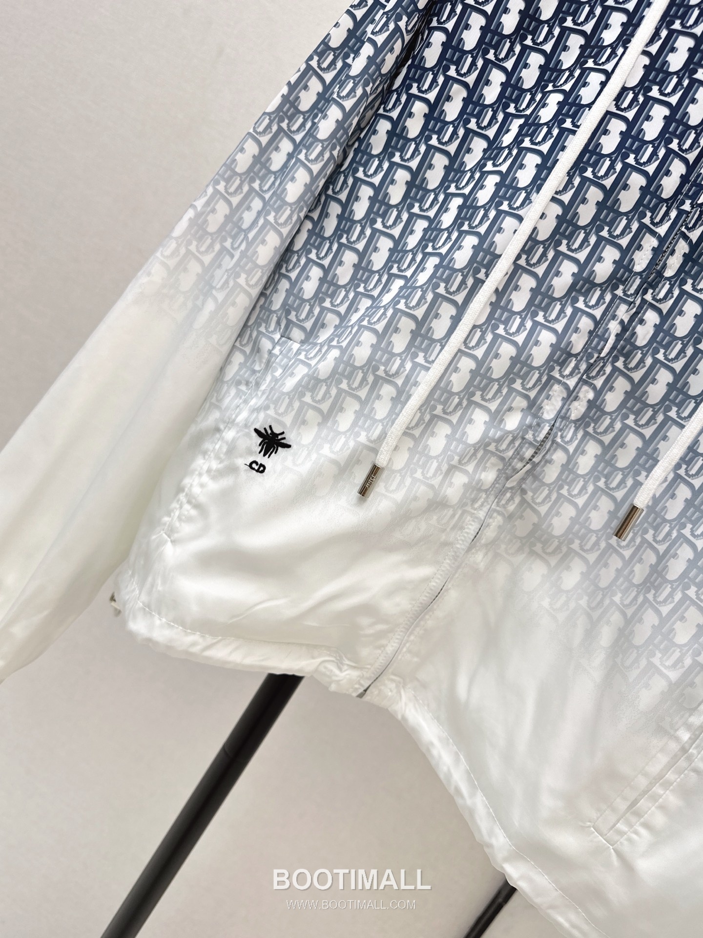 Dior 2026 S/S Polyester Jacket Hooded Gradient Logo Zip Detail 디올 폴리에스터 재킷 후드 그라디언트 로고 집 디테일 16