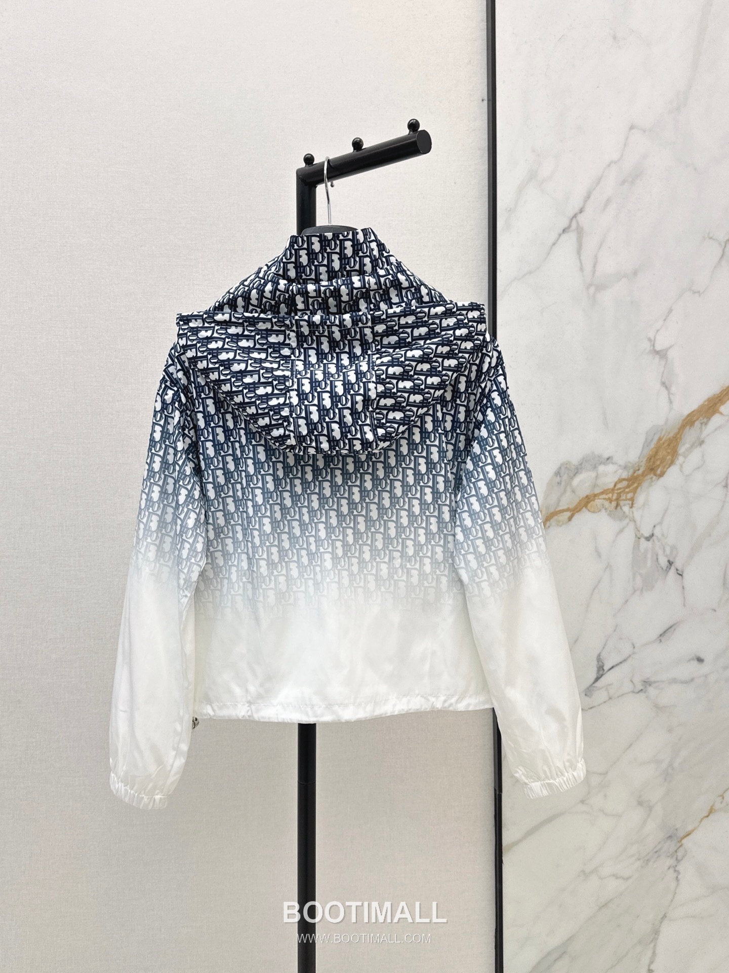 Dior 2026 S/S Polyester Jacket Hooded Gradient Logo Zip Detail 디올 폴리에스터 재킷 후드 그라디언트 로고 집 디테일 18