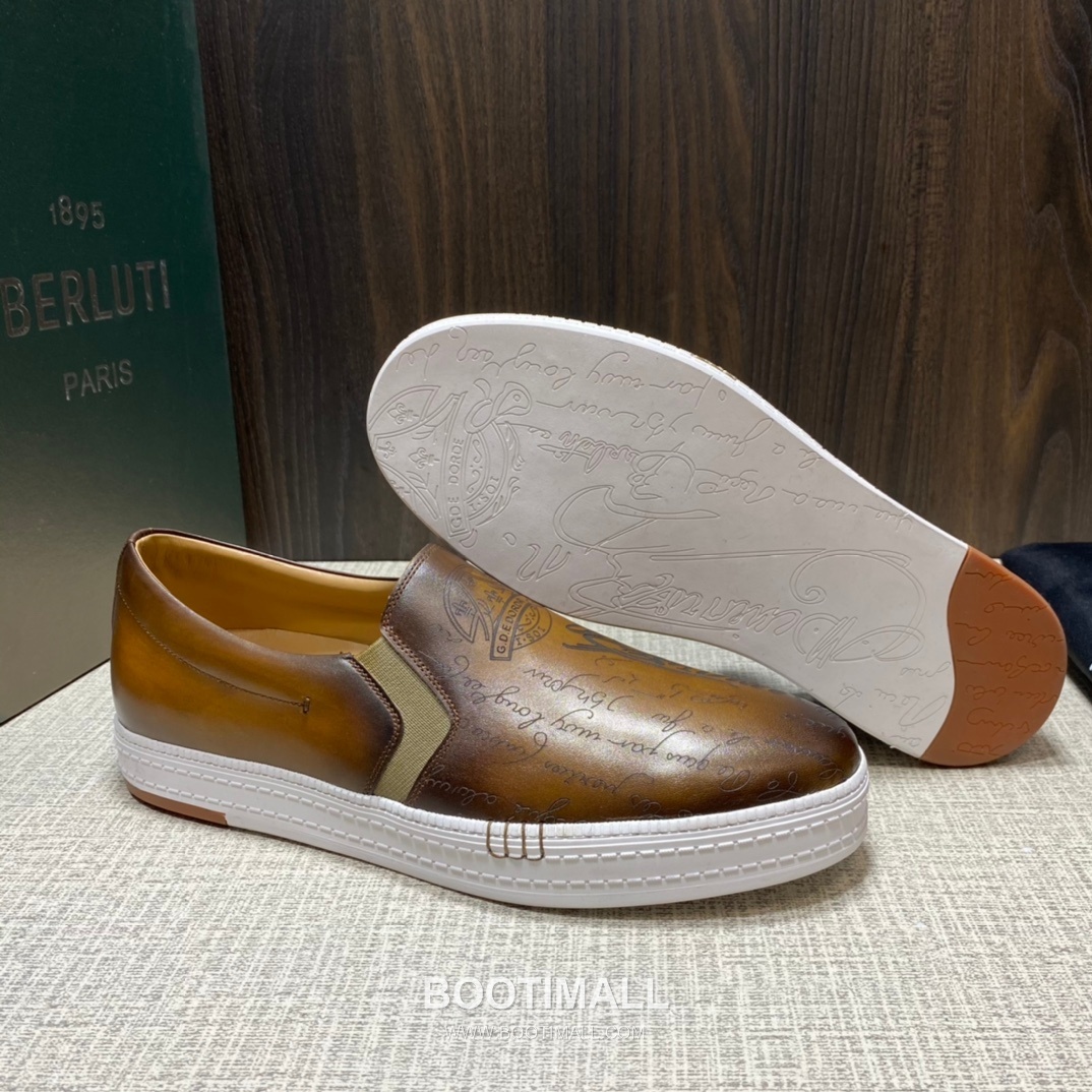 Berluti Playtime Palermo Calfskin Leather Slip-On Sneakers with Scritto TPU Sole Detail 벨루티 플레이타임 팔레르모 카프스킨 레더 슬립온 스니커즈 3.5cm 5