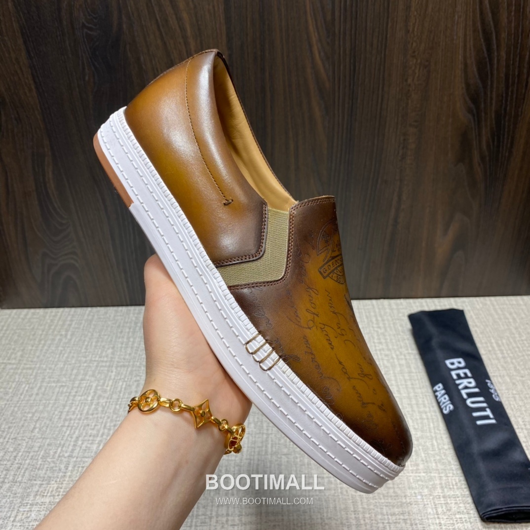 Berluti Playtime Palermo Calfskin Leather Slip-On Sneakers with Scritto TPU Sole Detail 벨루티 플레이타임 팔레르모 카프스킨 레더 슬립온 스니커즈 3.5cm 6