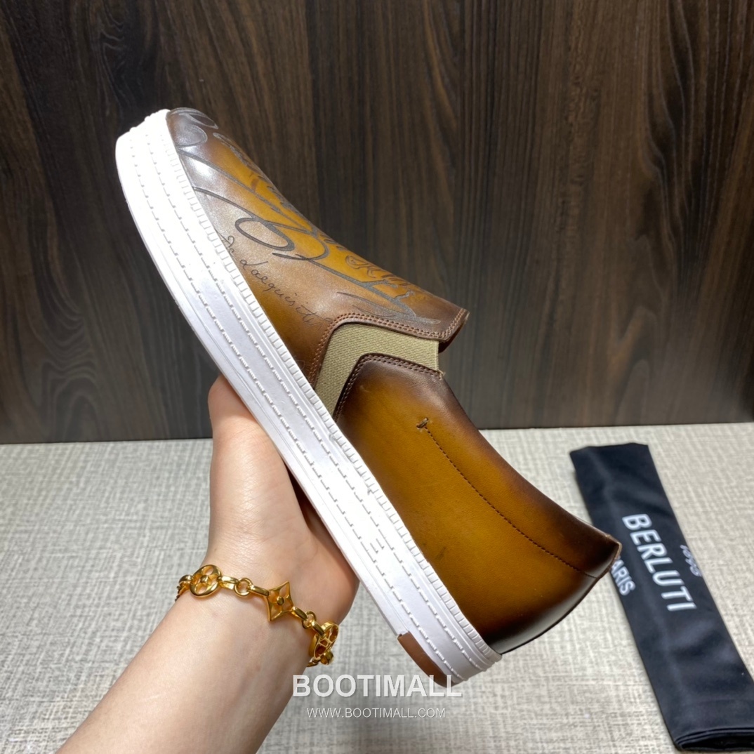 Berluti Playtime Palermo Calfskin Leather Slip-On Sneakers with Scritto TPU Sole Detail 벨루티 플레이타임 팔레르모 카프스킨 레더 슬립온 스니커즈 3.5cm 8