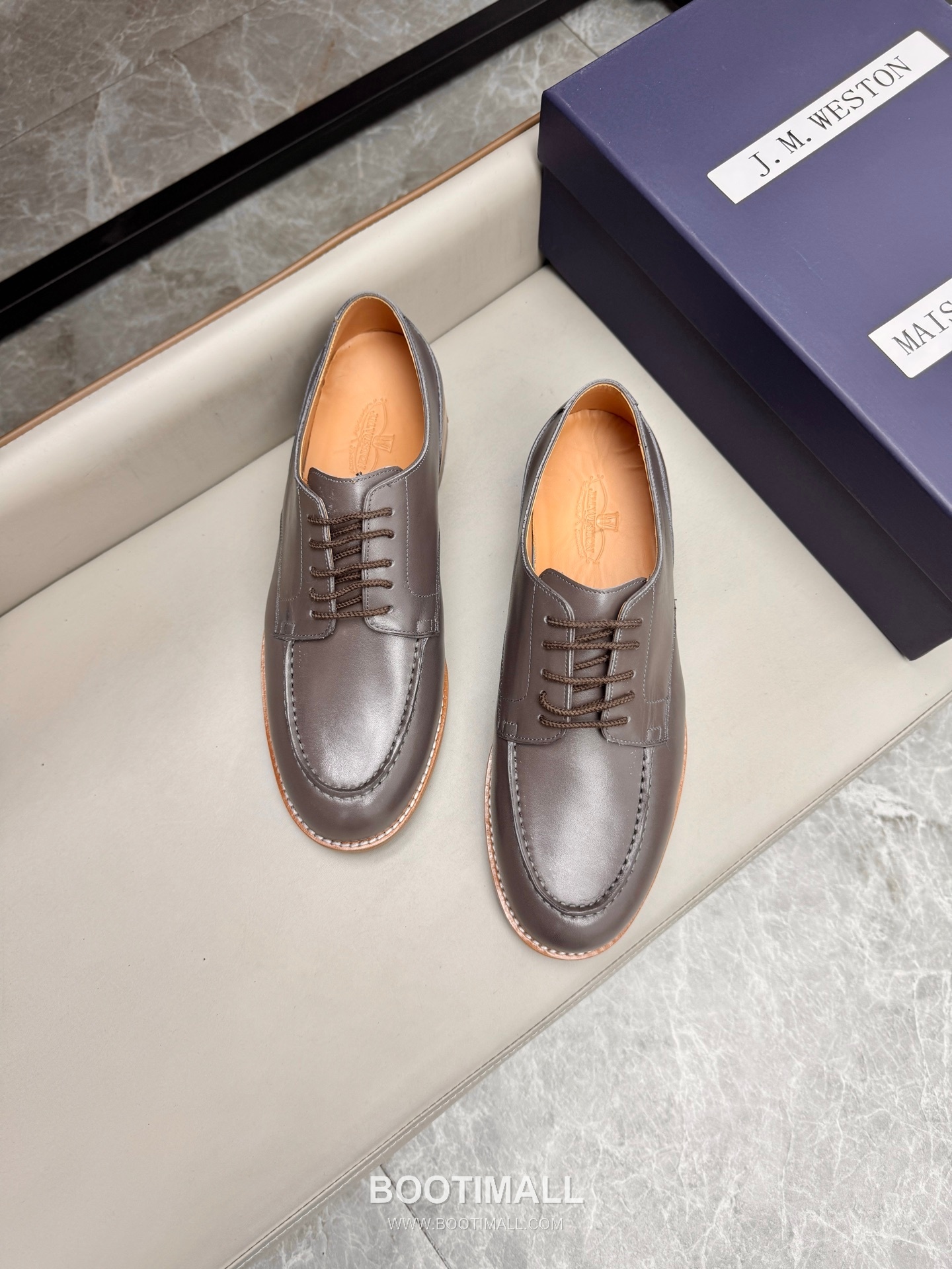 J.M.Weston Classic Calfskin Leather Lace-Up Dress Shoes with Combination Sole Detail 제이엠웨스턴 클래식 카프스킨 레더 레이스업 드레스 슈즈 2.5cm 4