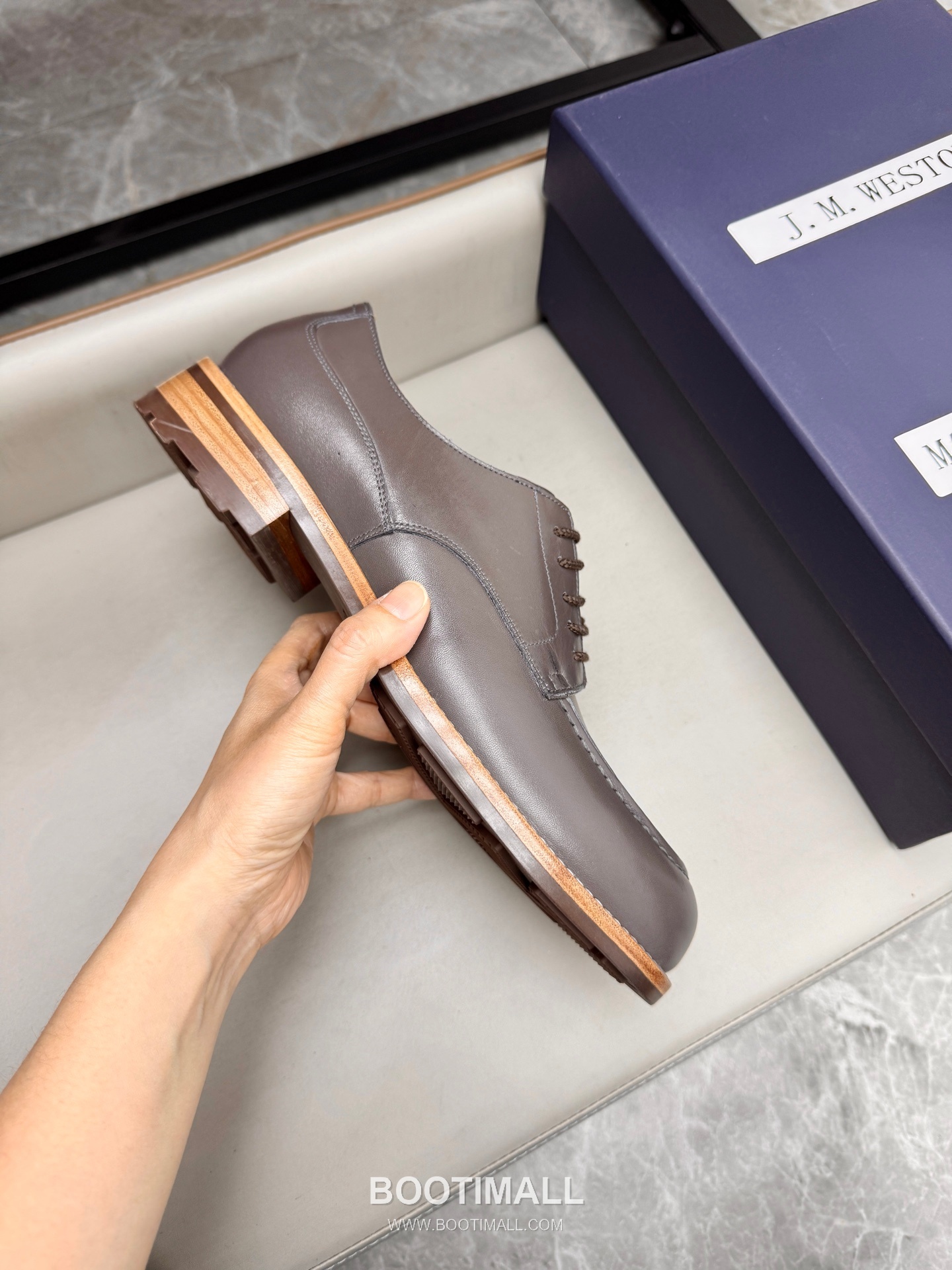 J.M.Weston Classic Calfskin Leather Lace-Up Dress Shoes with Combination Sole Detail 제이엠웨스턴 클래식 카프스킨 레더 레이스업 드레스 슈즈 2.5cm 6