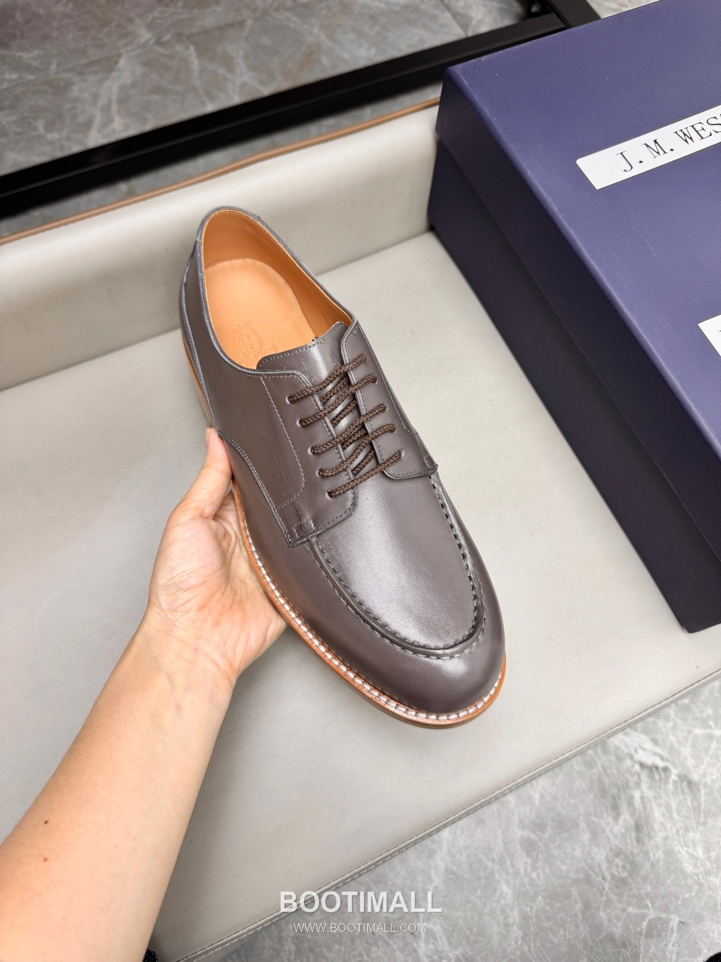 J.M.Weston Classic Calfskin Leather Lace-Up Dress Shoes with Combination Sole Detail 제이엠웨스턴 클래식 카프스킨 레더 레이스업 드레스 슈즈 2.5cm 7