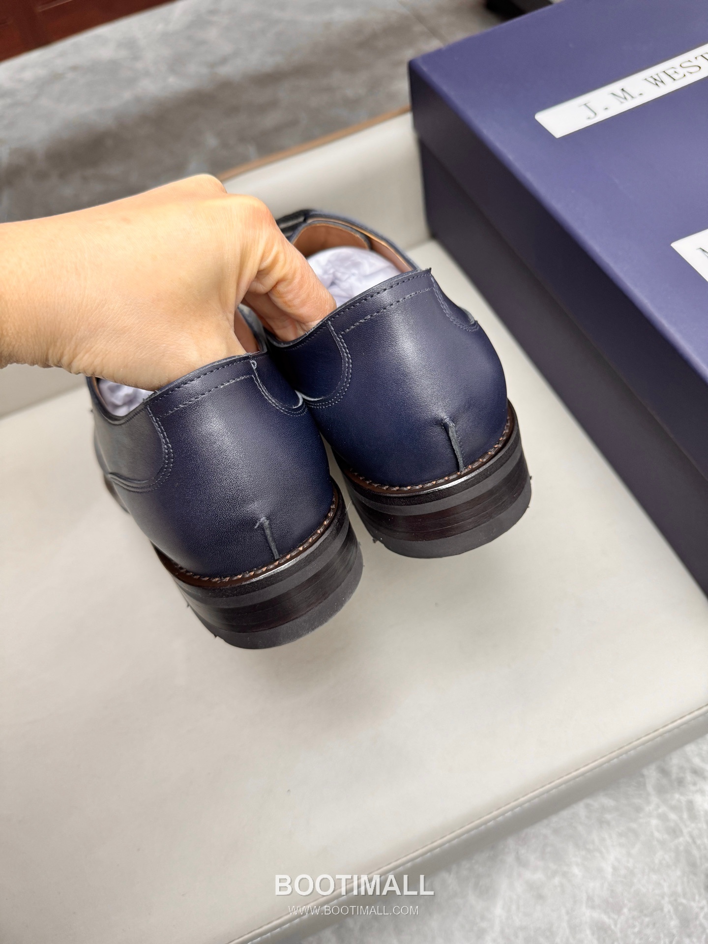 J.M.Weston Classic Calfskin Leather Lace-Up Dress Shoes with Combination Sole Detail 제이엠웨스턴 클래식 카프스킨 레더 레이스업 드레스 슈즈 2.5cm 5