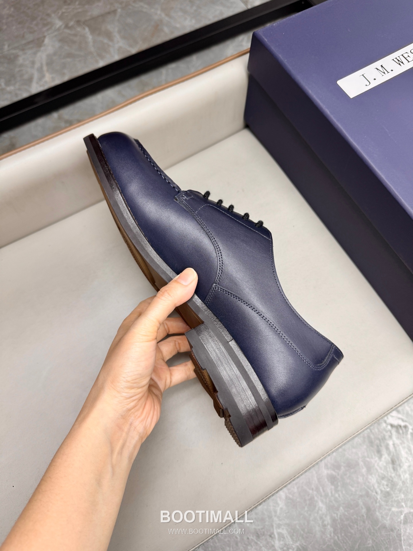 J.M.Weston Classic Calfskin Leather Lace-Up Dress Shoes with Combination Sole Detail 제이엠웨스턴 클래식 카프스킨 레더 레이스업 드레스 슈즈 2.5cm 8