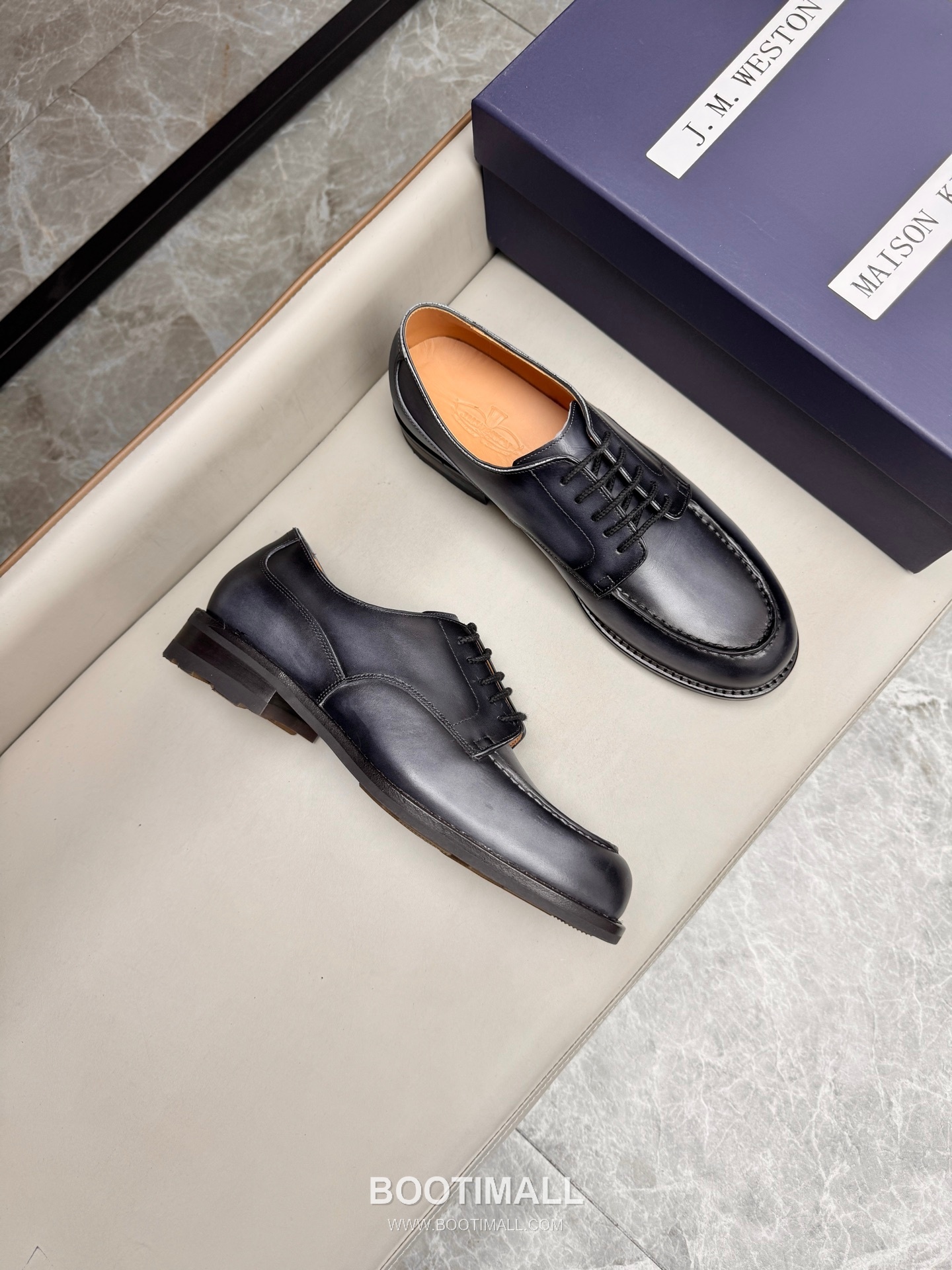 J.M.Weston Classic Calfskin Leather Lace-Up Dress Shoes with Combination Sole Detail 제이엠웨스턴 클래식 카프스킨 레더 레이스업 드레스 슈즈 2.5cm 2