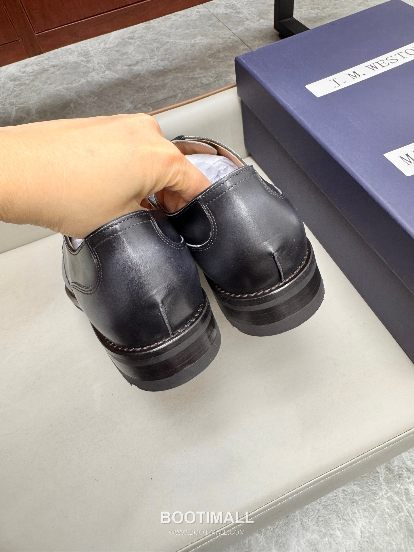 J.M.Weston Classic Calfskin Leather Lace-Up Dress Shoes with Combination Sole Detail 제이엠웨스턴 클래식 카프스킨 레더 레이스업 드레스 슈즈 2.5cm 5