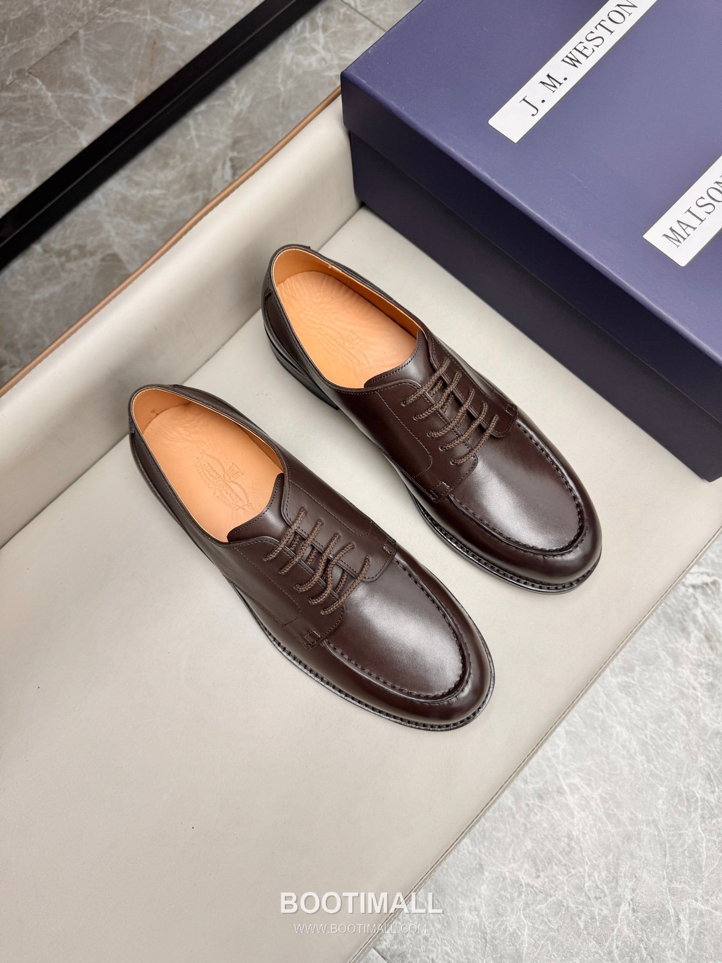 J.M.Weston Classic Calfskin Leather Lace-Up Dress Shoes with Combination Sole Detail 제이엠웨스턴 클래식 카프스킨 레더 레이스업 드레스 슈즈 2.5cm 1