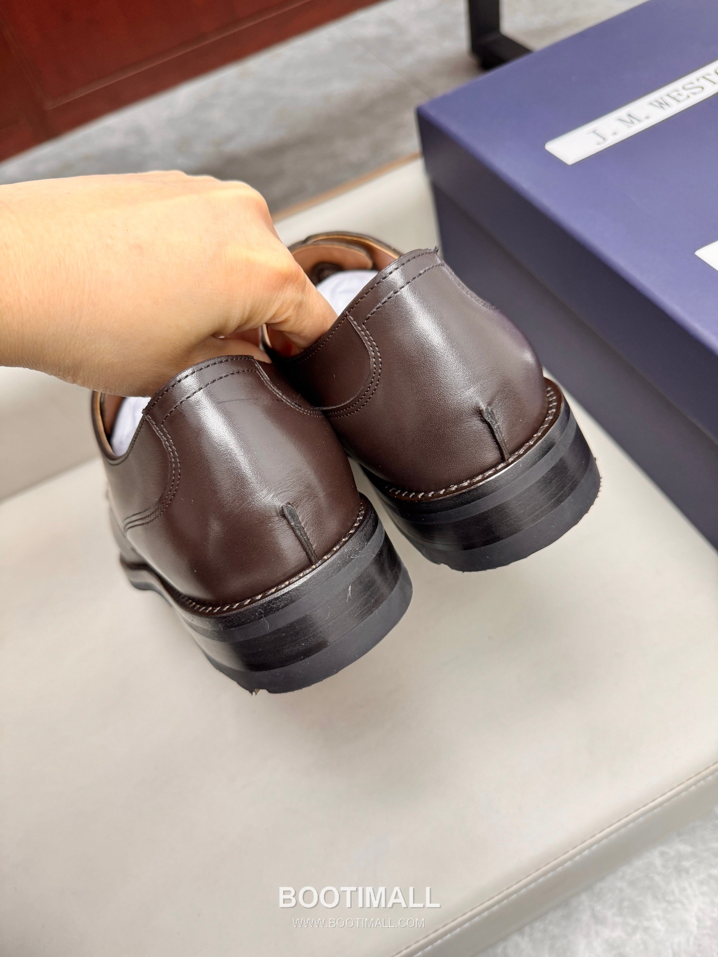 J.M.Weston Classic Calfskin Leather Lace-Up Dress Shoes with Combination Sole Detail 제이엠웨스턴 클래식 카프스킨 레더 레이스업 드레스 슈즈 2.5cm 5