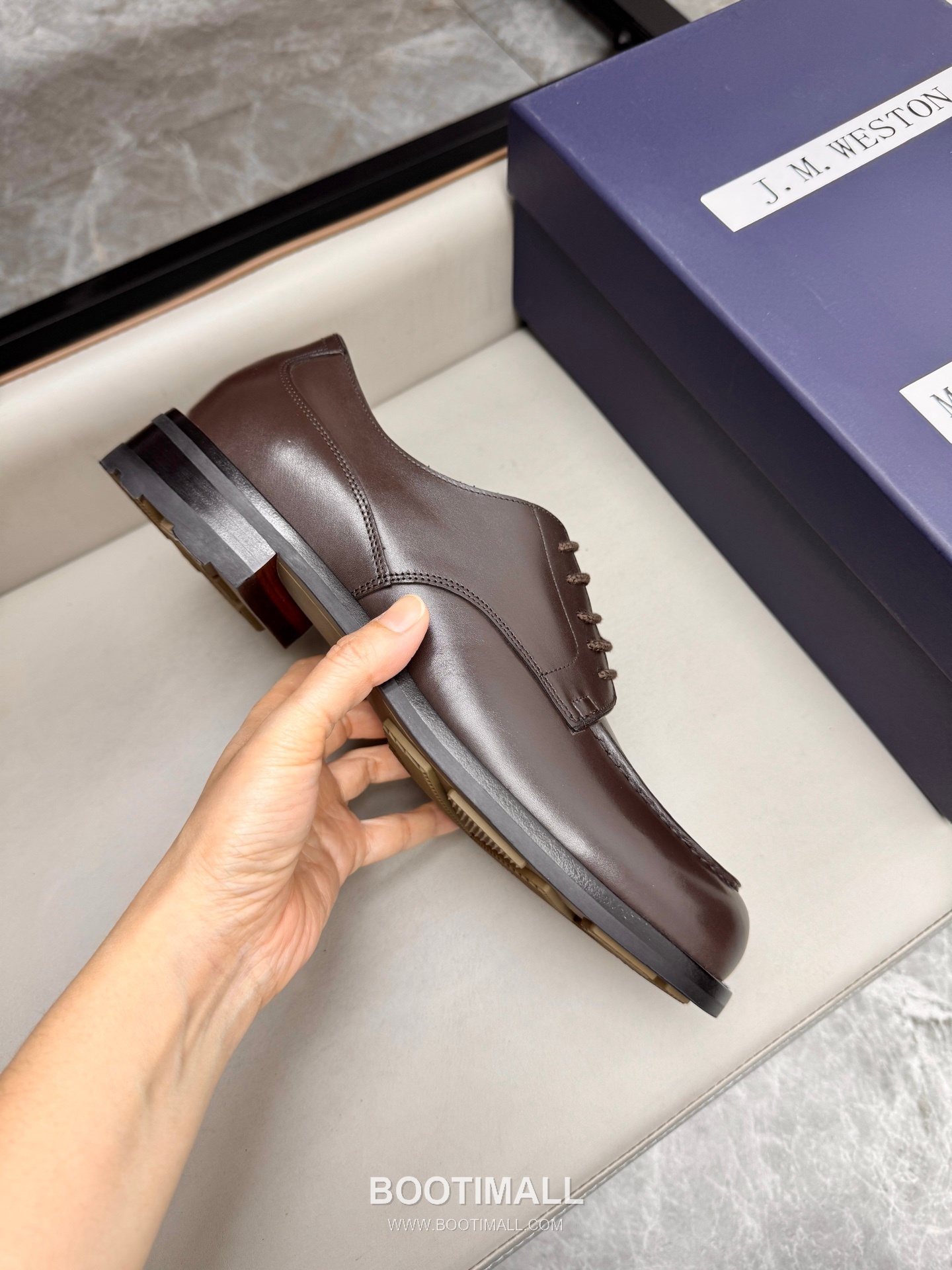 J.M.Weston Classic Calfskin Leather Lace-Up Dress Shoes with Combination Sole Detail 제이엠웨스턴 클래식 카프스킨 레더 레이스업 드레스 슈즈 2.5cm 6