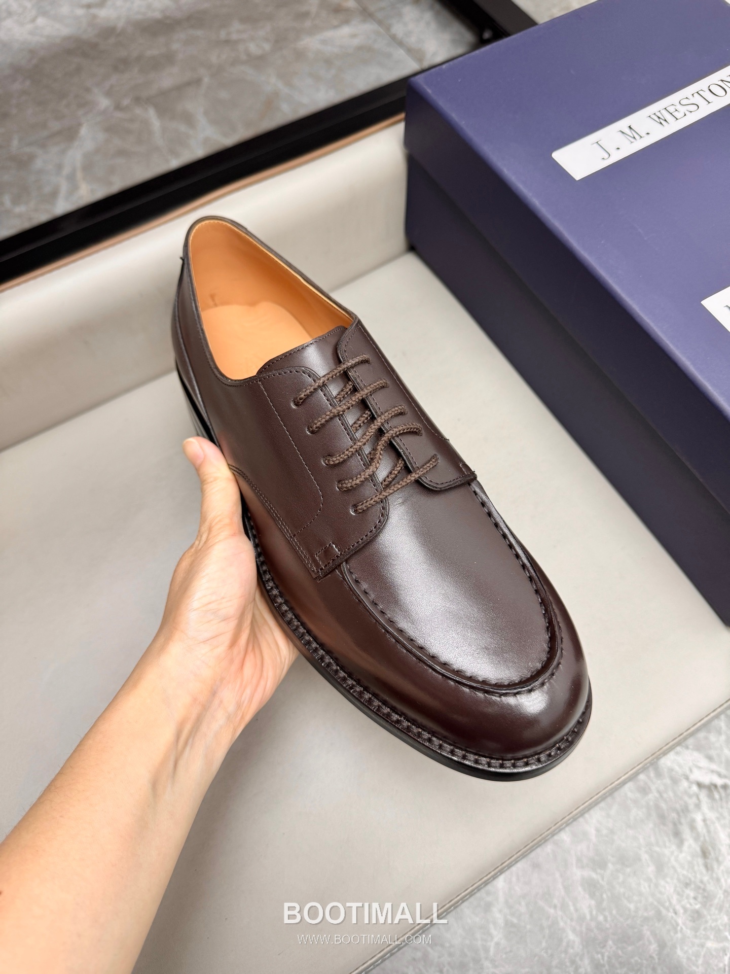 J.M.Weston Classic Calfskin Leather Lace-Up Dress Shoes with Combination Sole Detail 제이엠웨스턴 클래식 카프스킨 레더 레이스업 드레스 슈즈 2.5cm 7