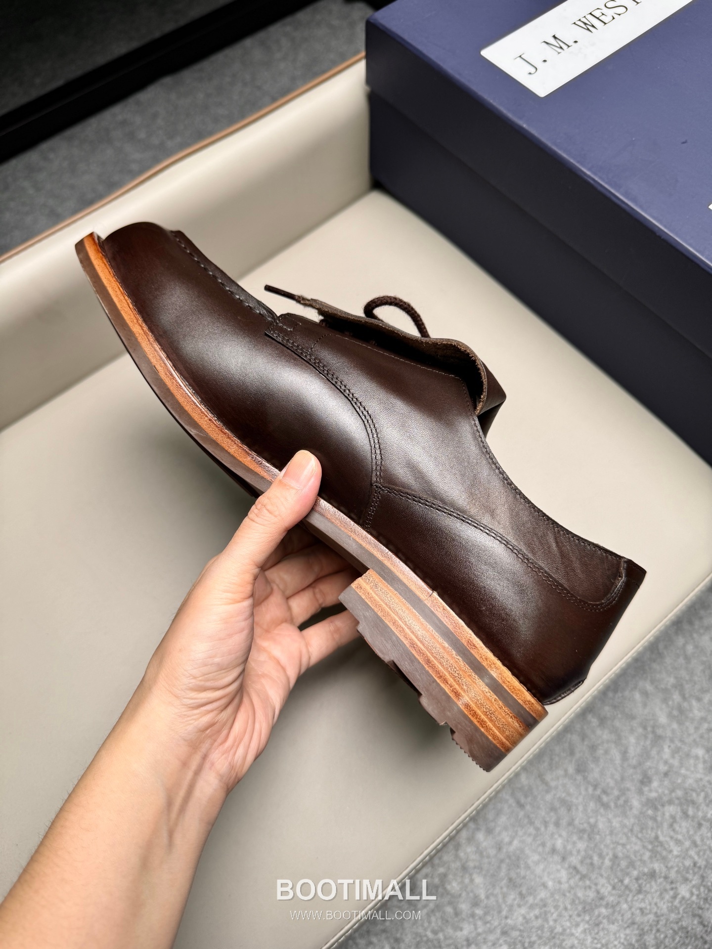 J.M.Weston Classic Calfskin Leather Lace-Up Dress Shoes with Clean Upper Detail 제이엠웨스턴 클래식 카프스킨 레더 레이스업 드레스 슈즈 2.5cm 8
