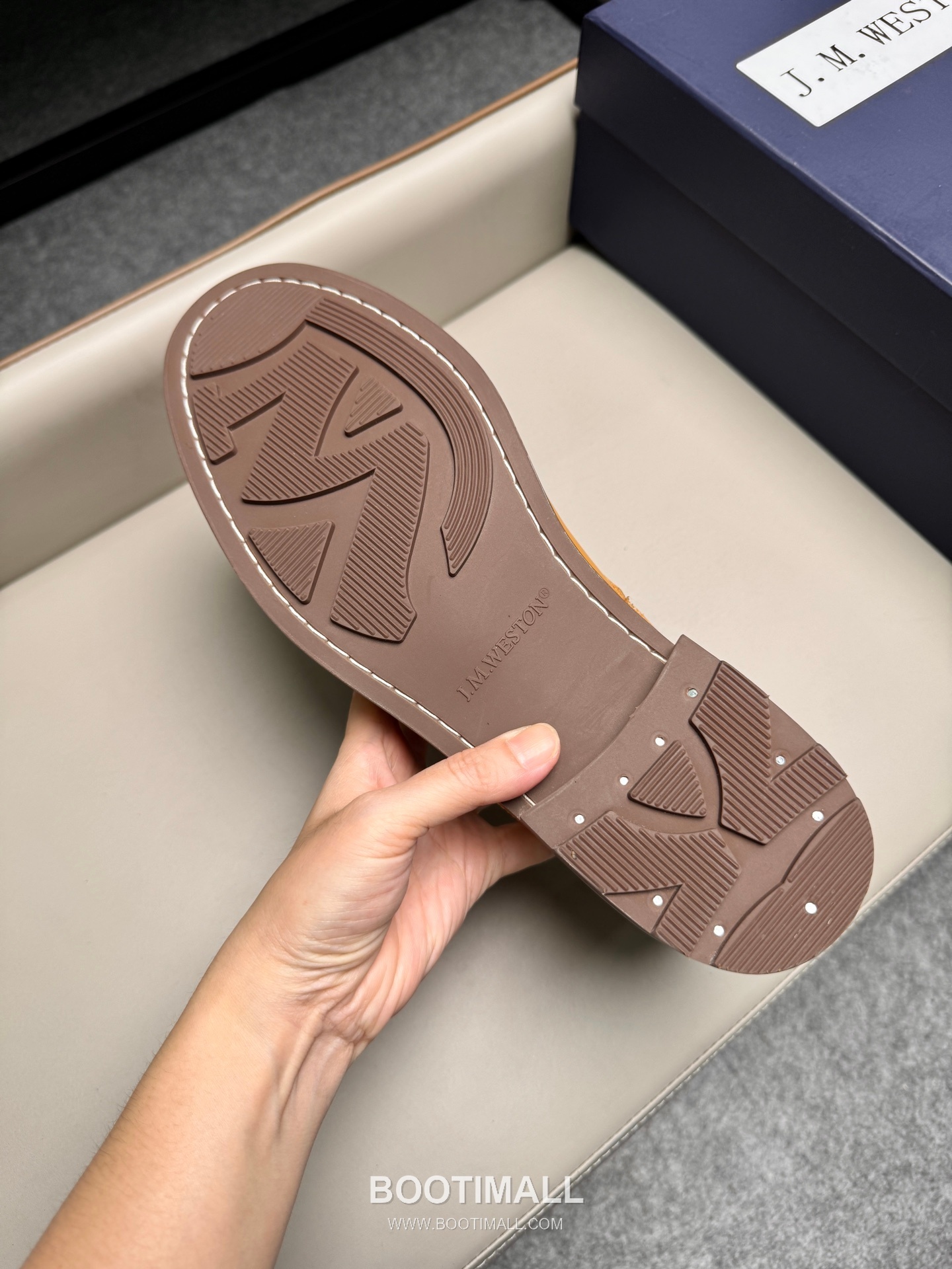 J.M.Weston Classic Calfskin Leather Lace-Up Dress Shoes with Clean Upper Detail 제이엠웨스턴 클래식 카프스킨 레더 레이스업 드레스 슈즈 2.5cm 9