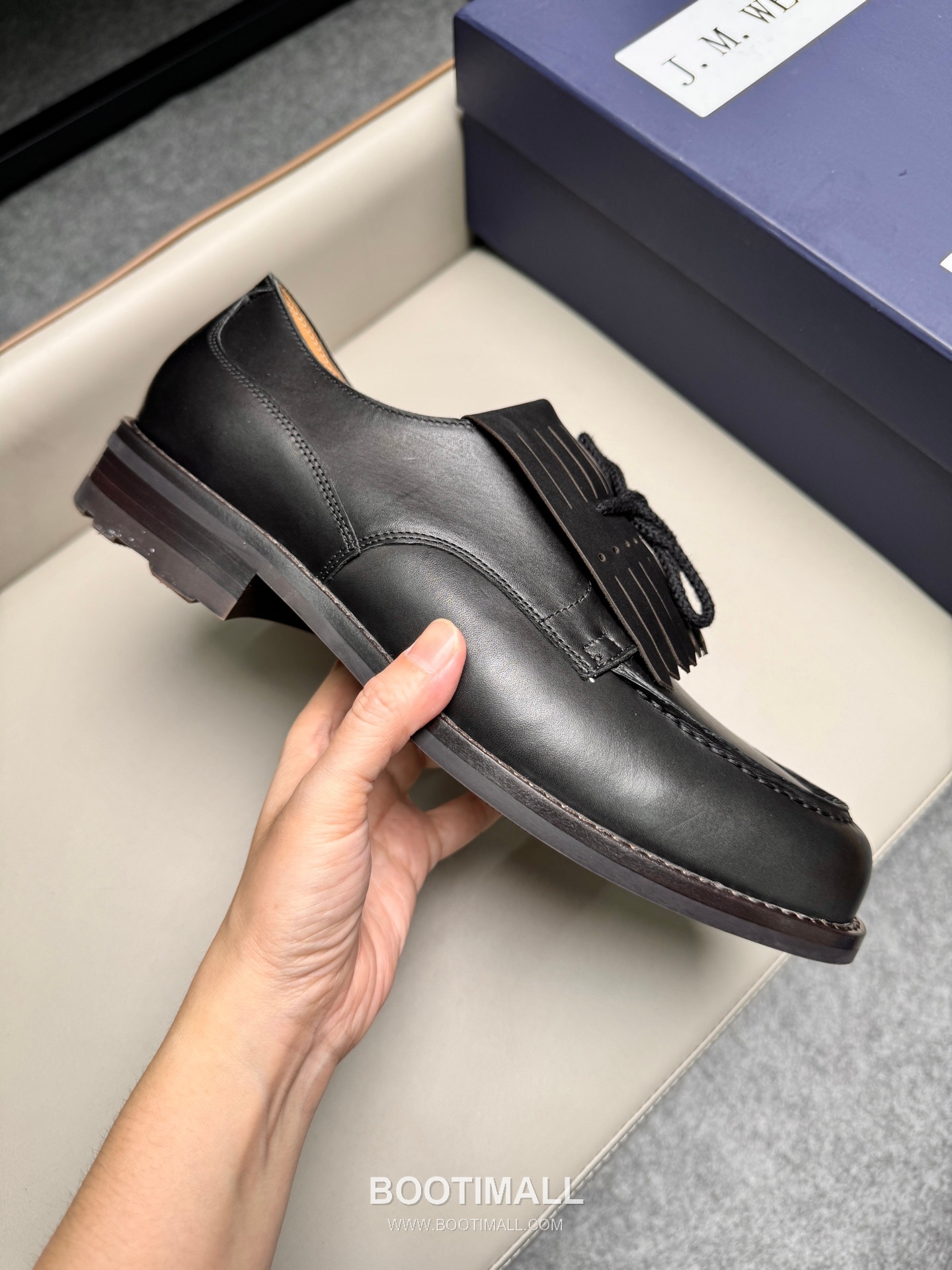 J.M.Weston Classic Calfskin Leather Lace-Up Dress Shoes with Clean Upper Detail 제이엠웨스턴 클래식 카프스킨 레더 레이스업 드레스 슈즈 2.5cm 6