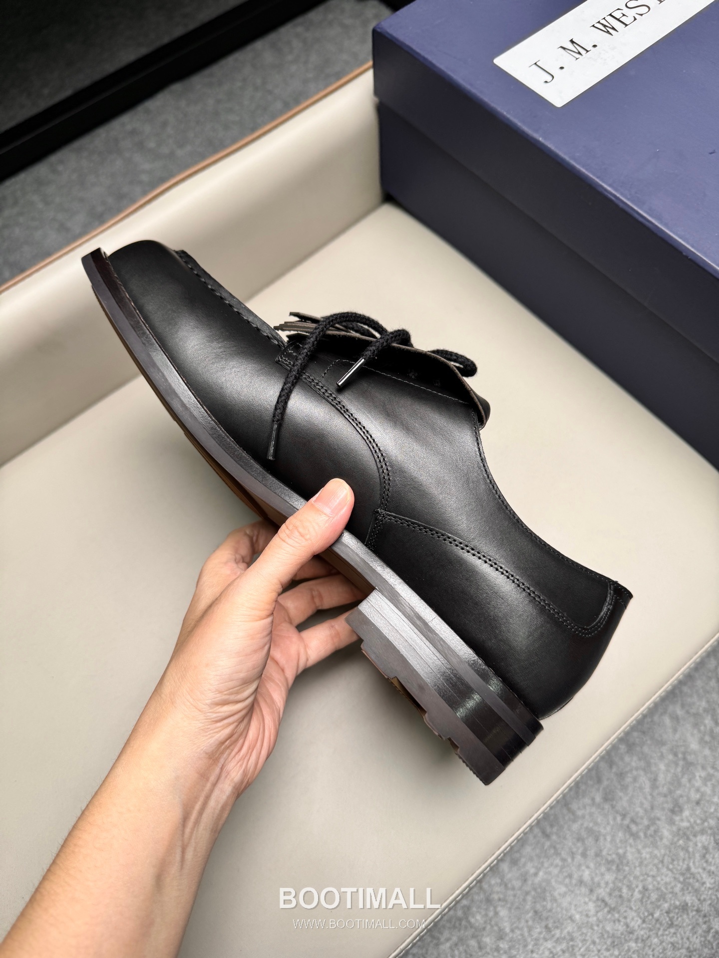 J.M.Weston Classic Calfskin Leather Lace-Up Dress Shoes with Clean Upper Detail 제이엠웨스턴 클래식 카프스킨 레더 레이스업 드레스 슈즈 2.5cm 8
