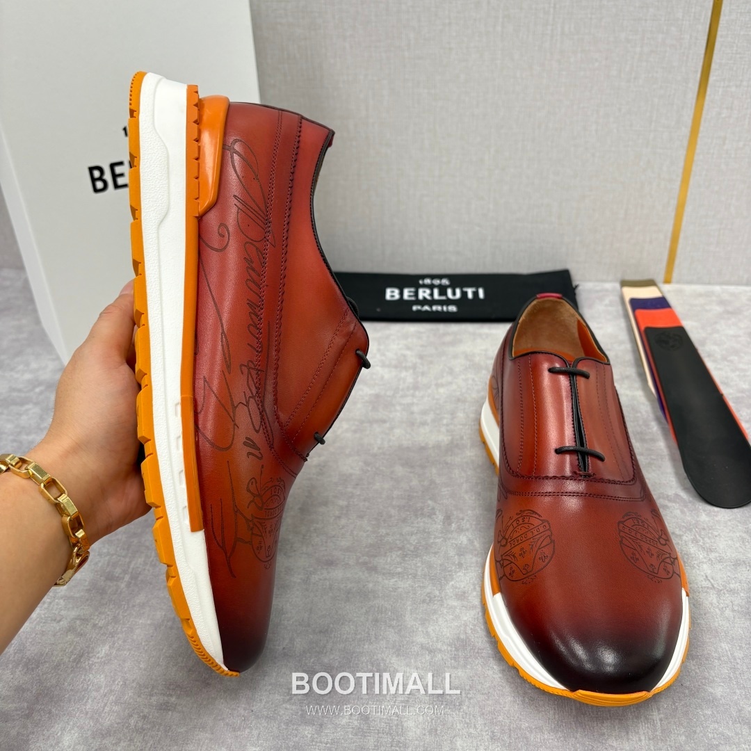 Berluti Fast Track Calfskin Leather Runner Sneakers with Scritto TPU Sole Detail 벨루티 패스트트랙 카프스킨 레더 러너 스니커즈 3.5cm 5