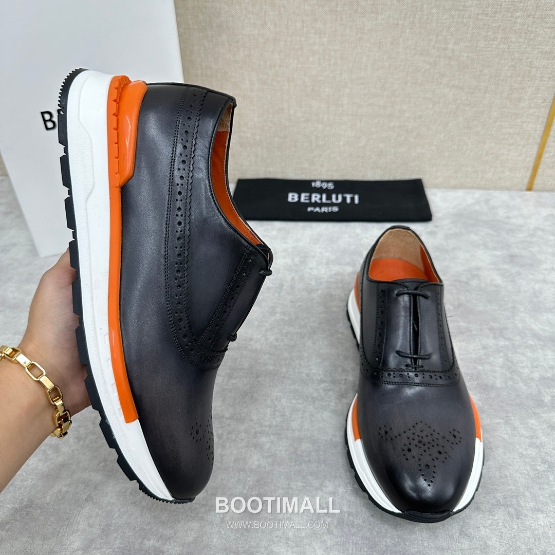 Berluti Fast Track Calfskin Leather Runner Sneakers with Scritto TPU Sole Detail 벨루티 패스트트랙 카프스킨 레더 러너 스니커즈 3.5cm 4