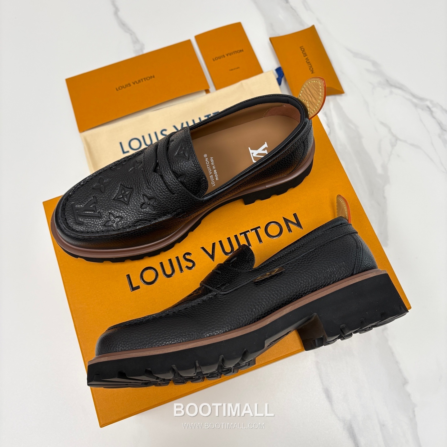 Louis Vuitton Monogram Embossed Calfskin Leather Platform Loafer Shoes with Chunky Rubber Sole Detail 루이비통 모노그램 엠보싱 카프스킨 레더 플랫폼 로퍼 슈즈 4.5cm 2