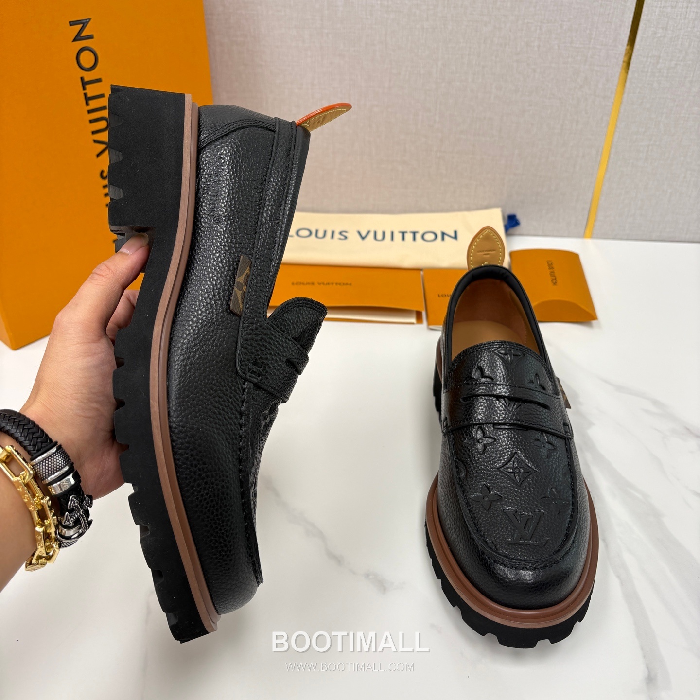 Louis Vuitton Monogram Embossed Calfskin Leather Platform Loafer Shoes with Chunky Rubber Sole Detail 루이비통 모노그램 엠보싱 카프스킨 레더 플랫폼 로퍼 슈즈 4.5cm 5