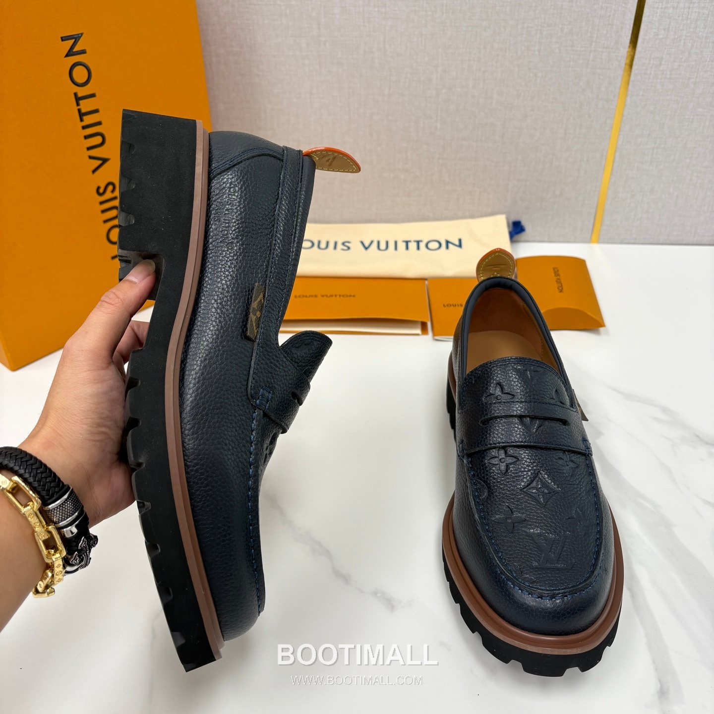 Louis Vuitton Monogram Embossed Calfskin Leather Platform Loafer Shoes with Chunky Rubber Sole Detail 루이비통 모노그램 엠보싱 카프스킨 레더 플랫폼 로퍼 슈즈 4.5cm 5