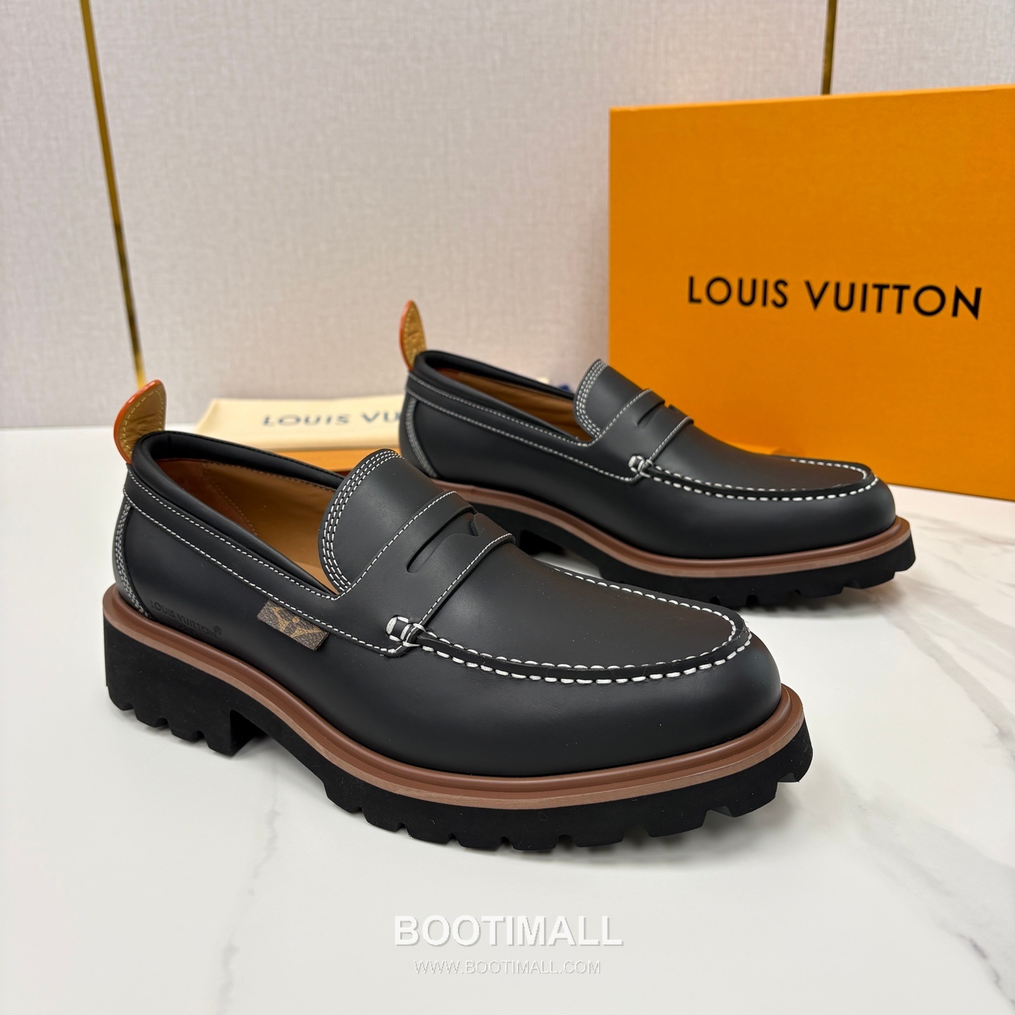 Louis Vuitton Monogram Embossed Calfskin Leather Platform Loafer Shoes with Chunky Rubber Sole Detail 루이비통 모노그램 엠보싱 카프스킨 레더 플랫폼 로퍼 슈즈 4.5cm 3