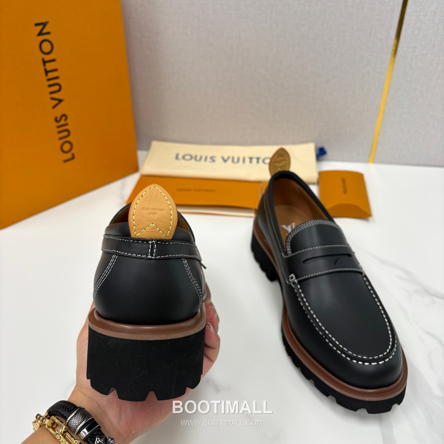 Louis Vuitton Monogram Embossed Calfskin Leather Platform Loafer Shoes with Chunky Rubber Sole Detail 루이비통 모노그램 엠보싱 카프스킨 레더 플랫폼 로퍼 슈즈 4.5cm 8